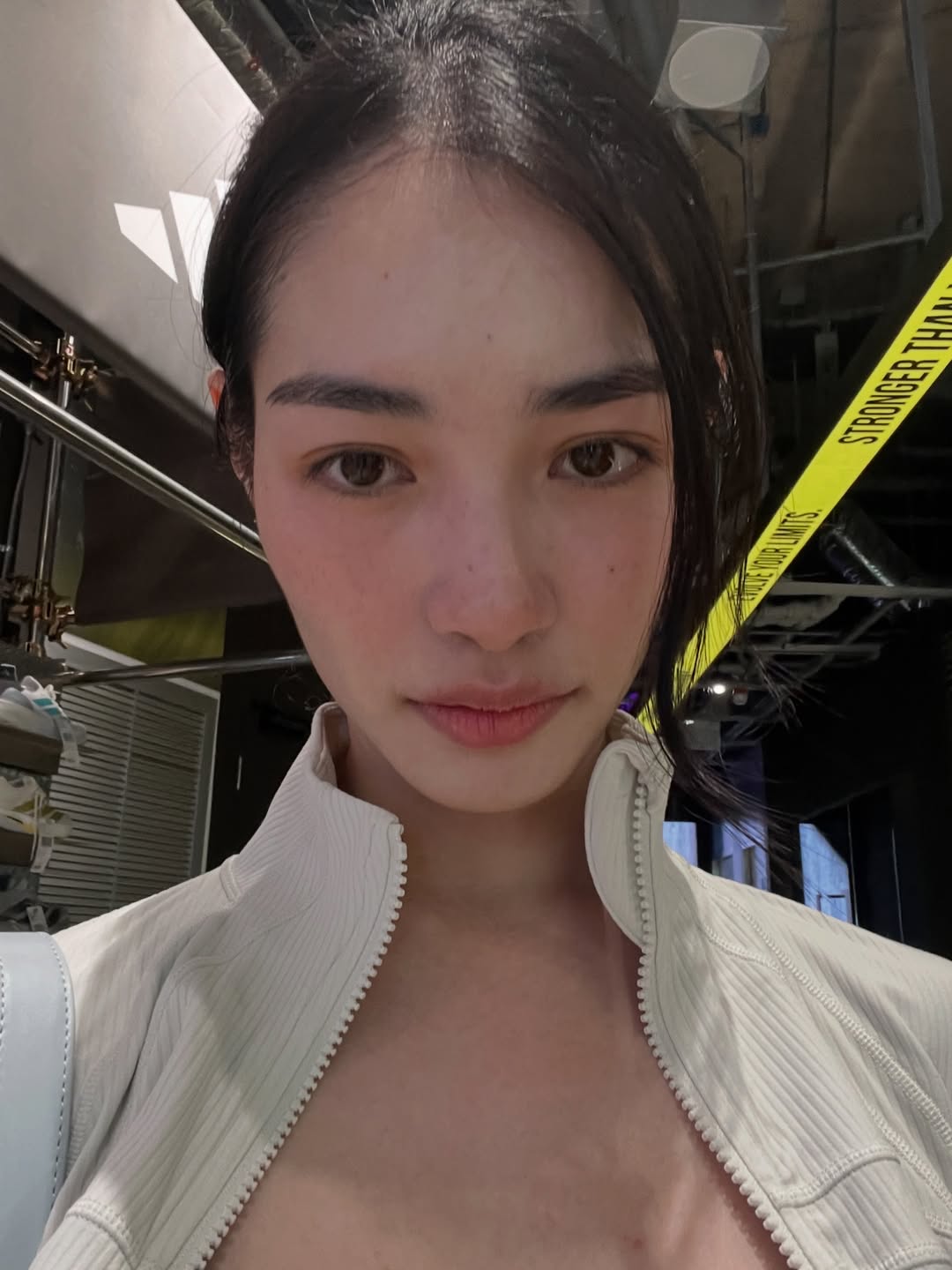 มิ้นท์ - รัญชน์รวี เอื้อกูลวราวัตร