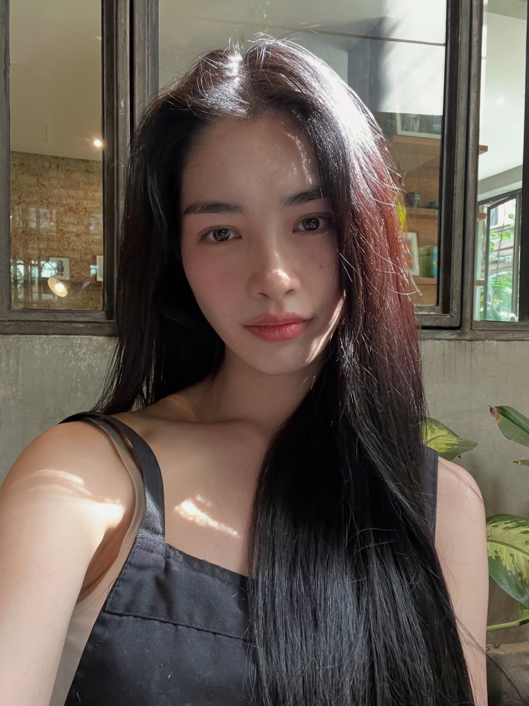 มิ้นท์ - รัญชน์รวี เอื้อกูลวราวัตร