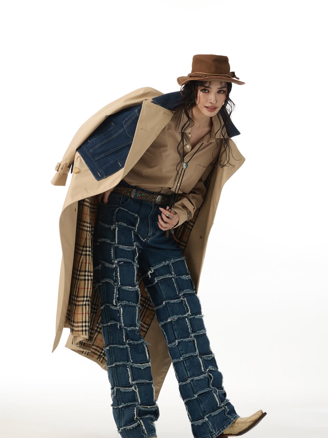 มิ้นท์ - รัญชน์รวี เอื้อกูลวราวัตร