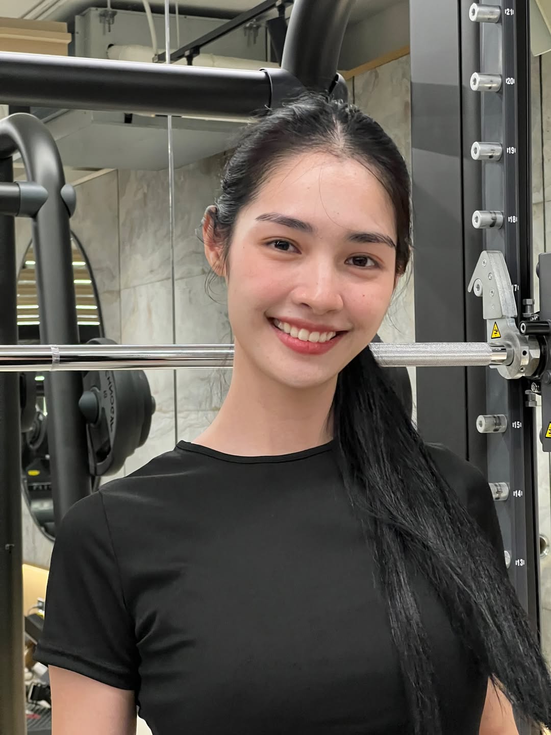 มิ้นท์ - รัญชน์รวี เอื้อกูลวราวัตร