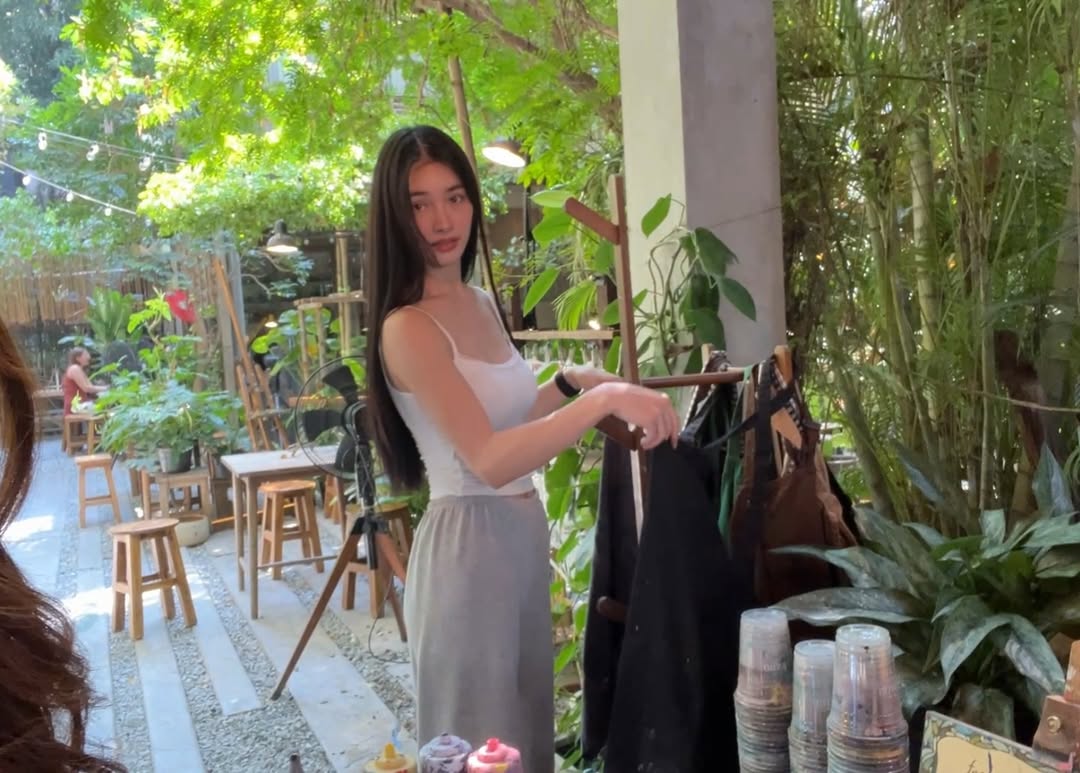 มิ้นท์ - รัญชน์รวี เอื้อกูลวราวัตร