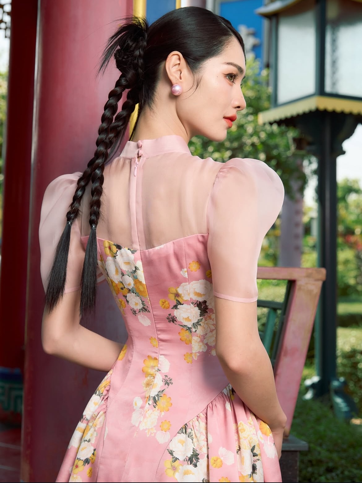 มิ้นท์ - รัญชน์รวี เอื้อกูลวราวัตร