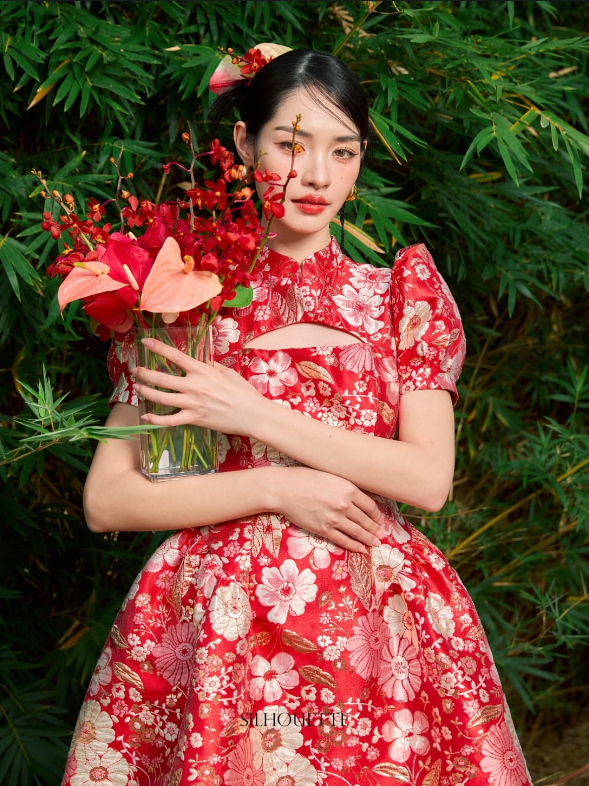 มิ้นท์ - รัญชน์รวี เอื้อกูลวราวัตร