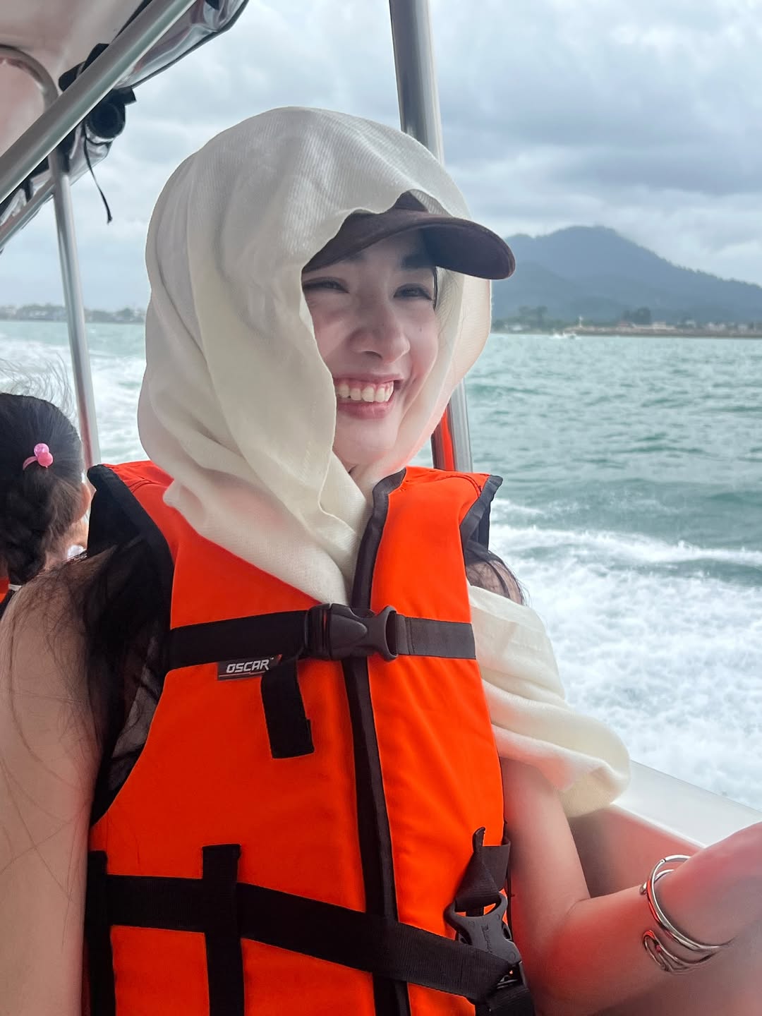 มิ้นท์ - รัญชน์รวี เอื้อกูลวราวัตร