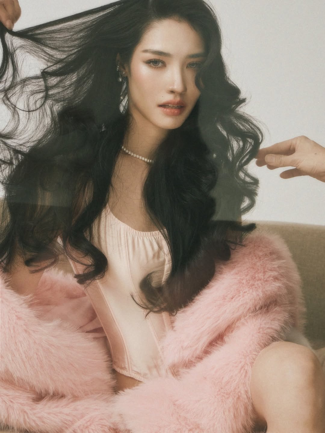 มิ้นท์ - รัญชน์รวี เอื้อกูลวราวัตร