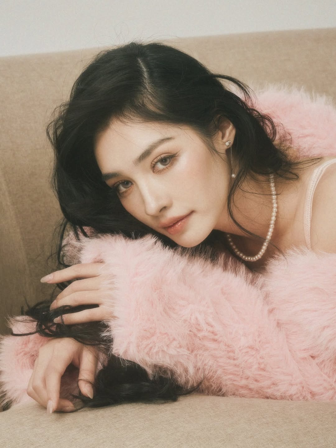 มิ้นท์ - รัญชน์รวี เอื้อกูลวราวัตร