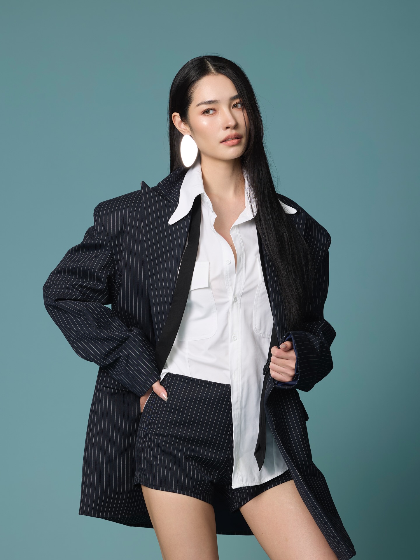 มิ้นท์ - รัญชน์รวี เอื้อกูลวราวัตร