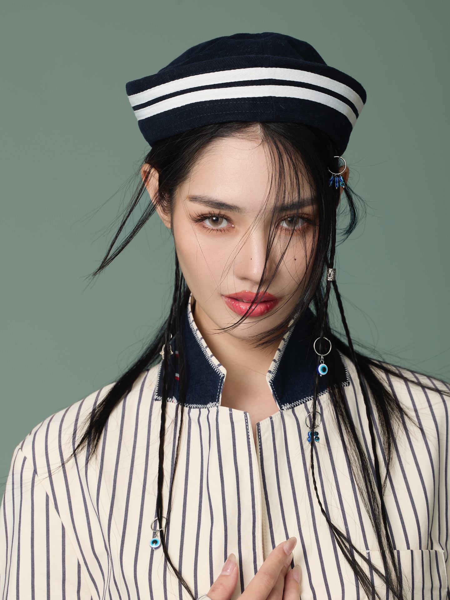 มิ้นท์ - รัญชน์รวี เอื้อกูลวราวัตร