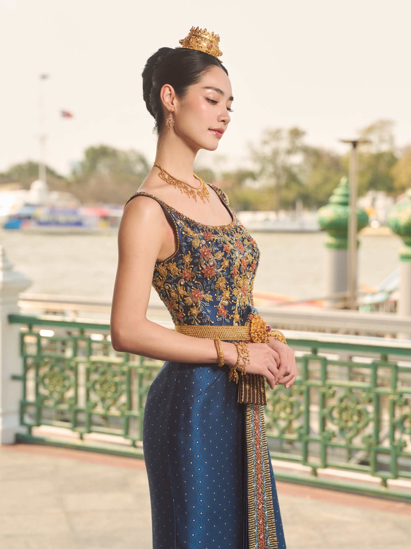 มิ้นท์ - รัญชน์รวี เอื้อกูลวราวัตร