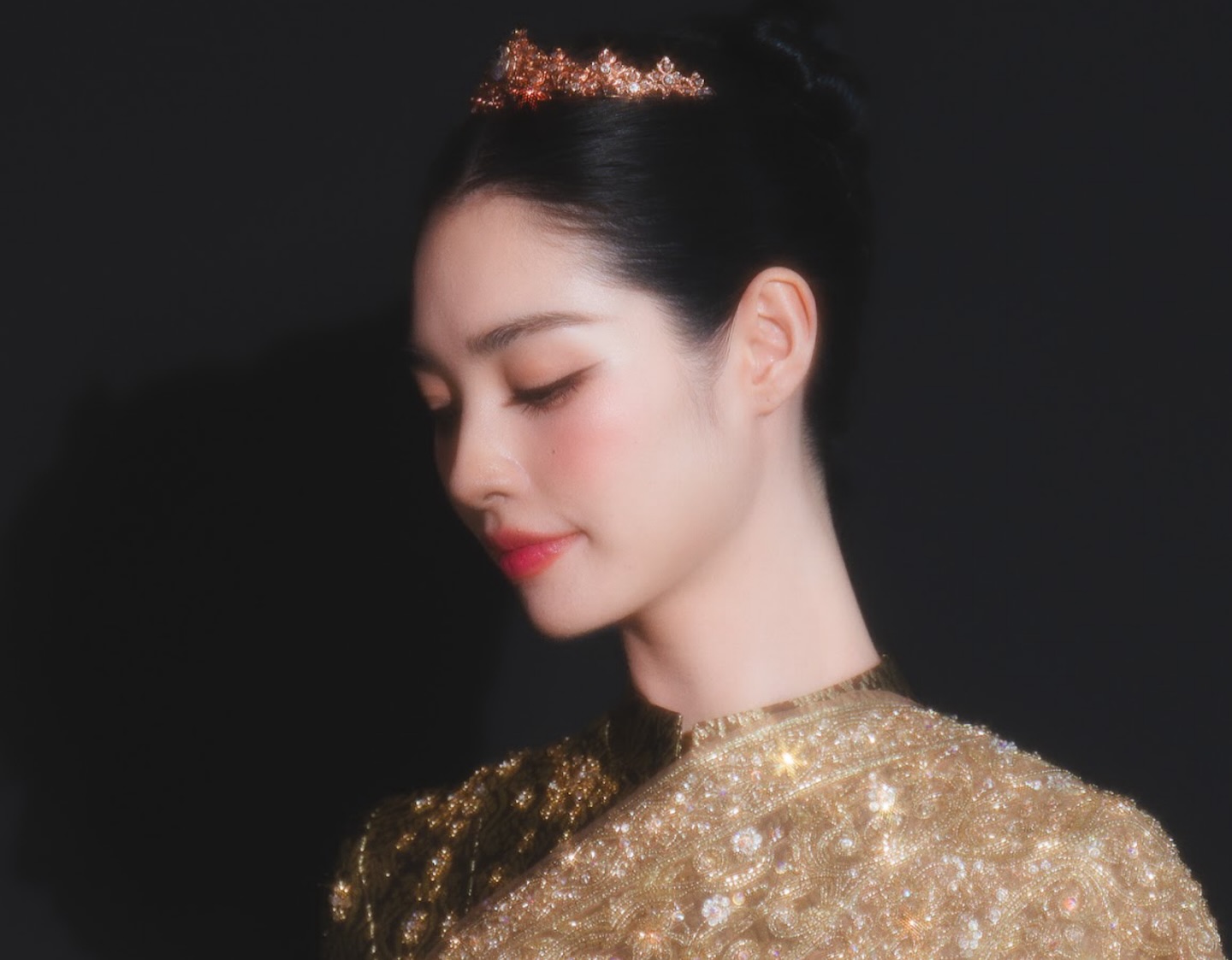 มิ้นท์ - รัญชน์รวี เอื้อกูลวราวัตร