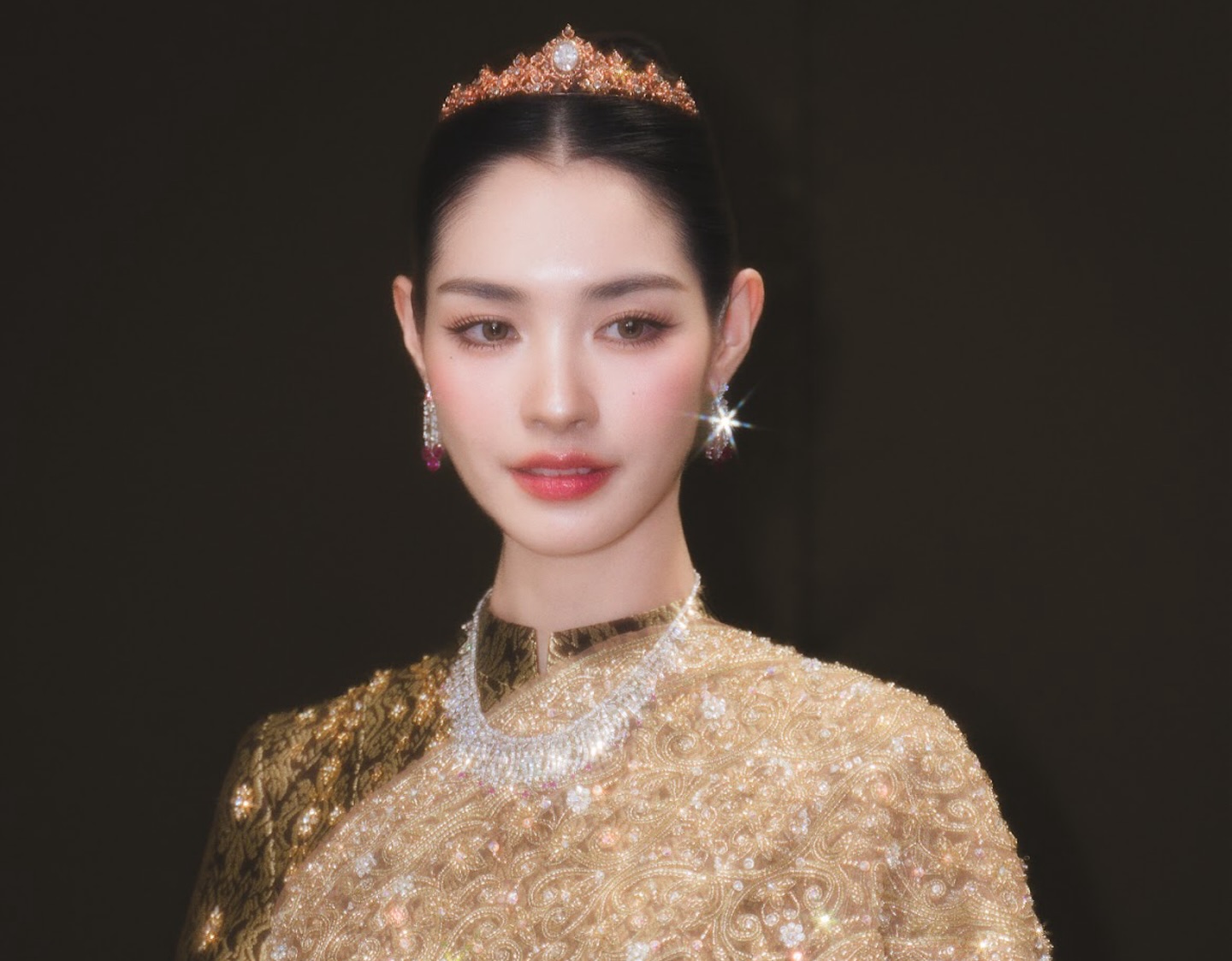 มิ้นท์ - รัญชน์รวี เอื้อกูลวราวัตร