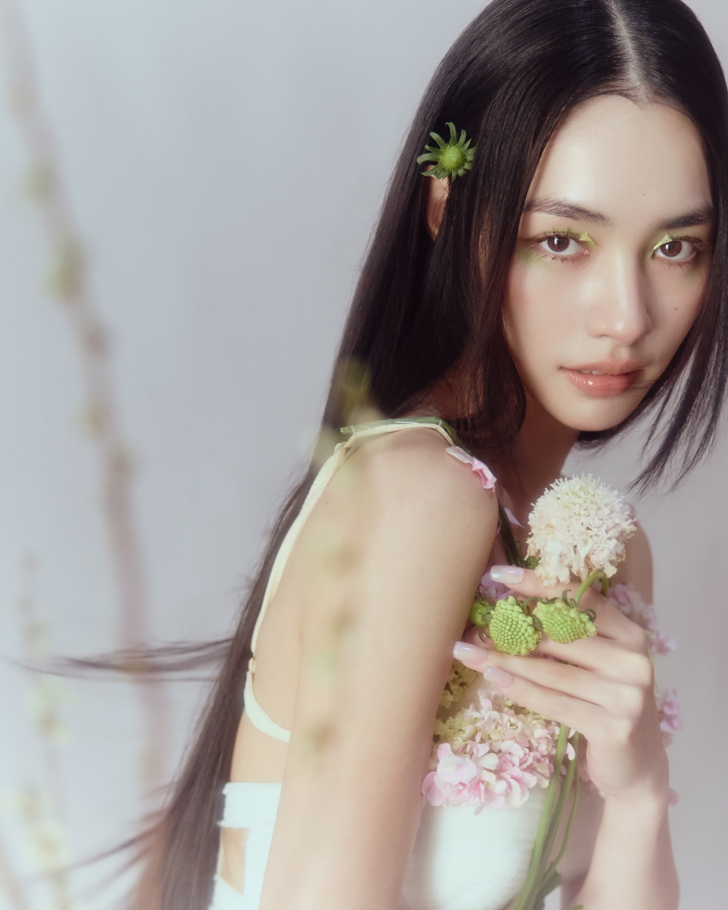 มิ้นท์ - รัญชน์รวี เอื้อกูลวราวัตร