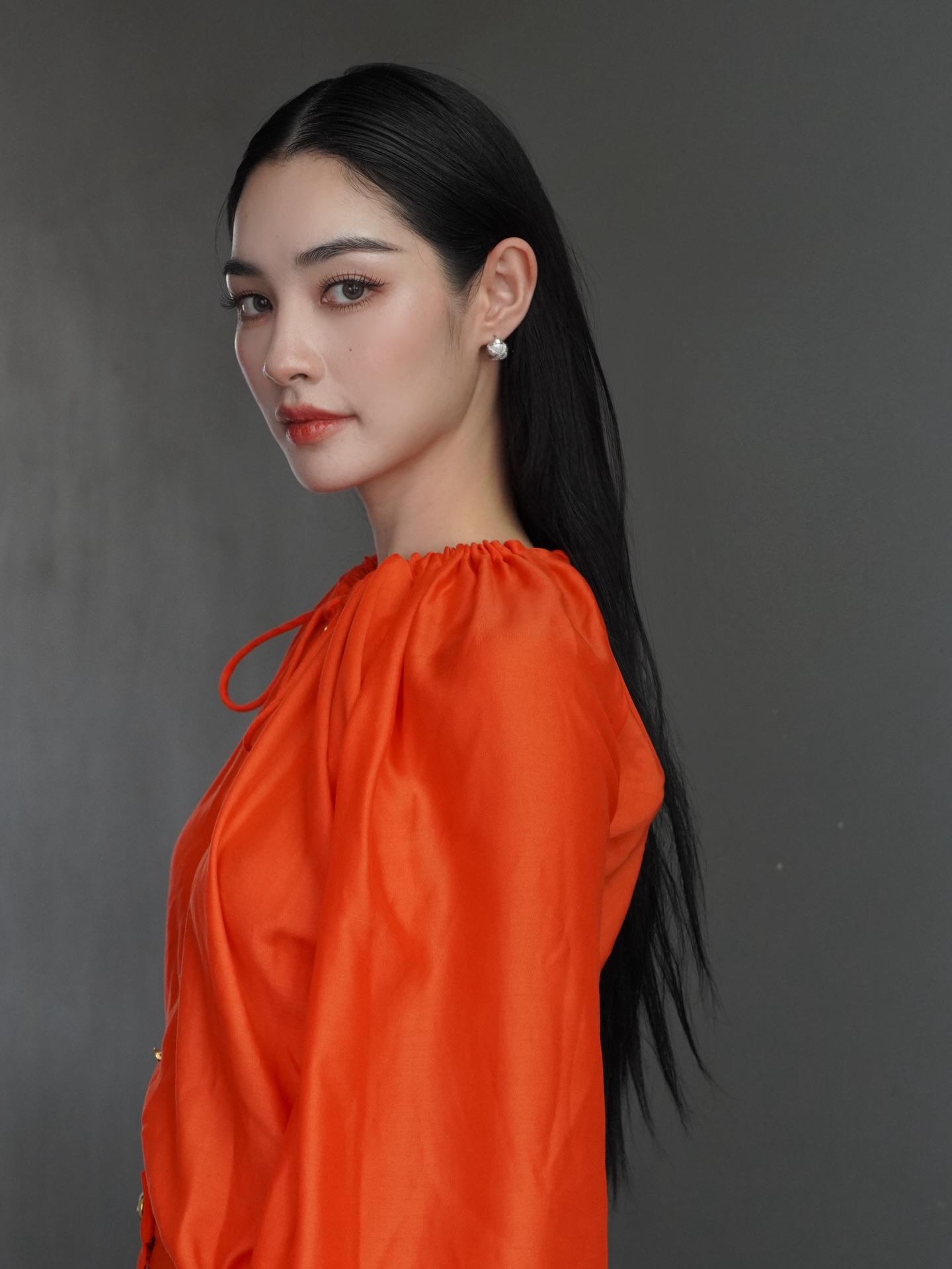 มิ้นท์ - รัญชน์รวี เอื้อกูลวราวัตร