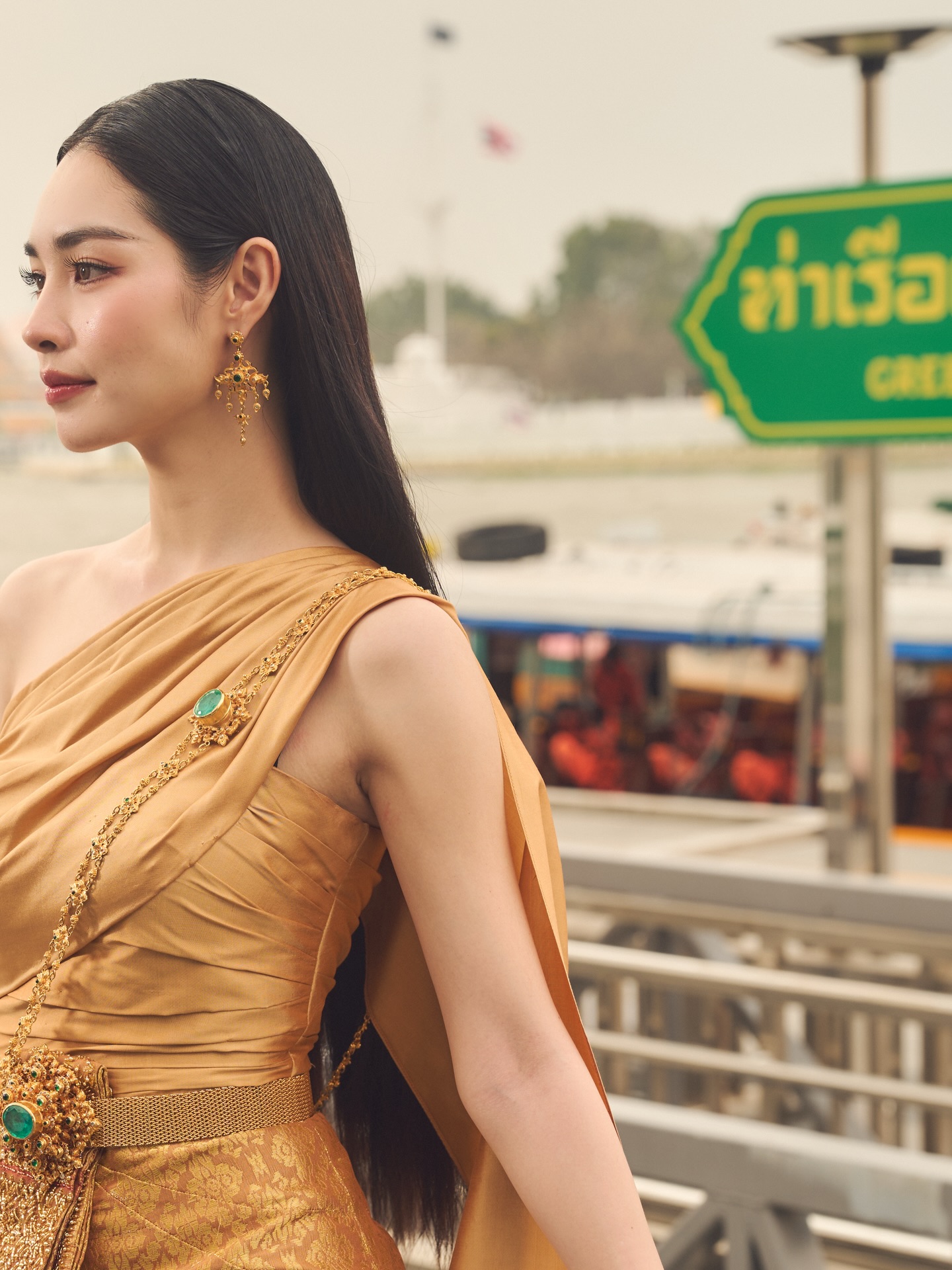 มิ้นท์ - รัญชน์รวี เอื้อกูลวราวัตร