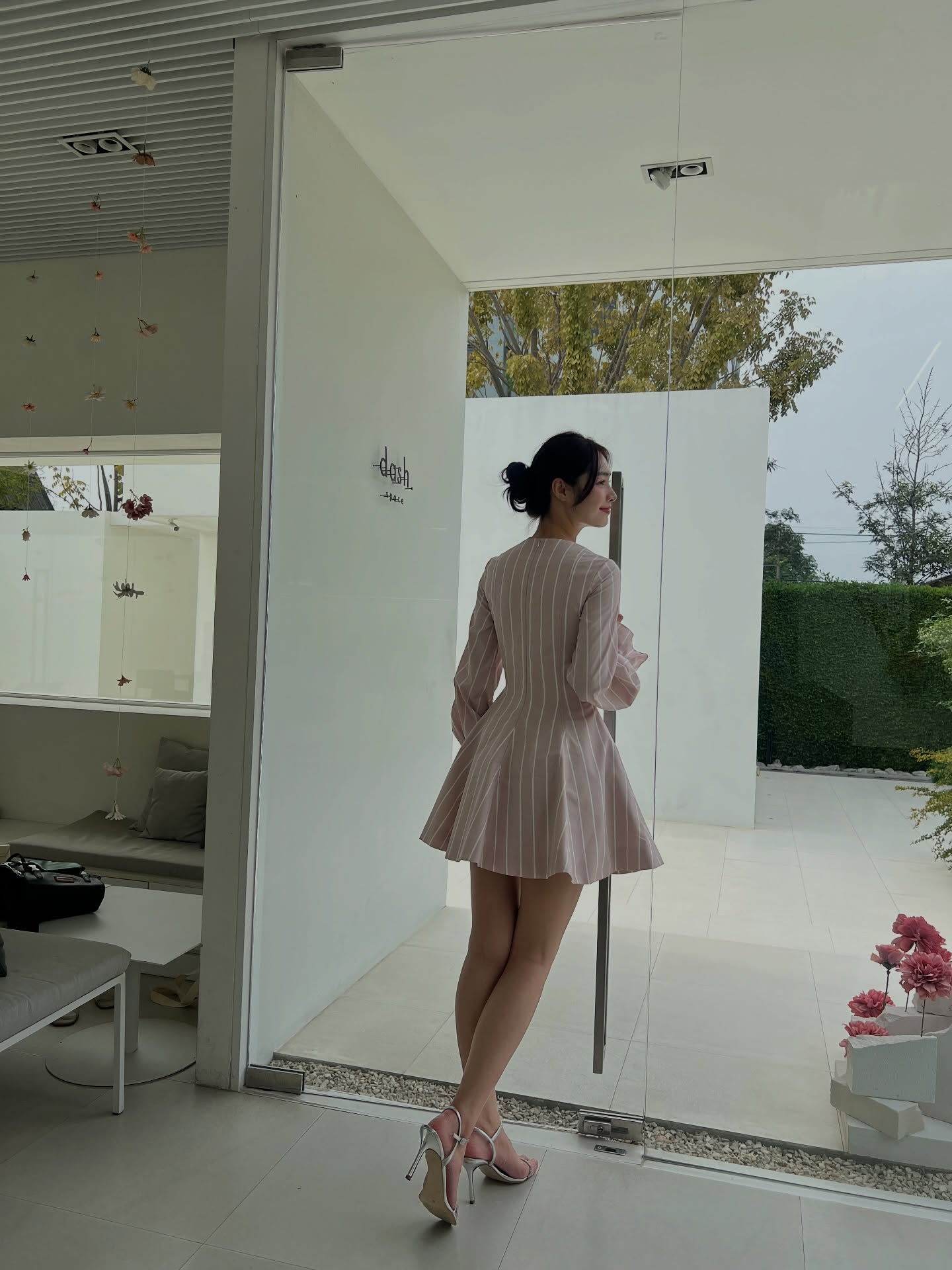 มิ้นท์ - รัญชน์รวี เอื้อกูลวราวัตร