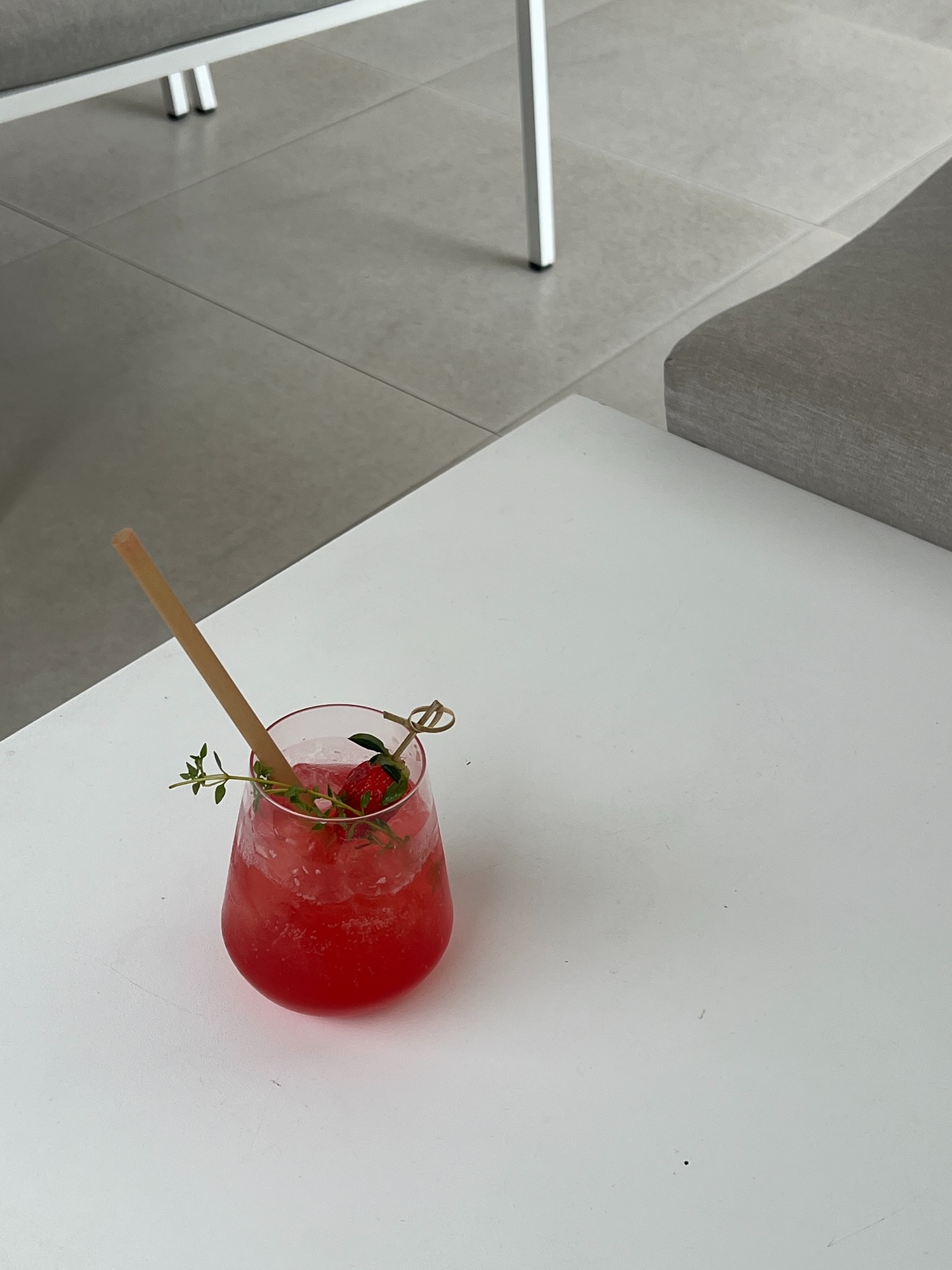 มิ้นท์ - รัญชน์รวี เอื้อกูลวราวัตร