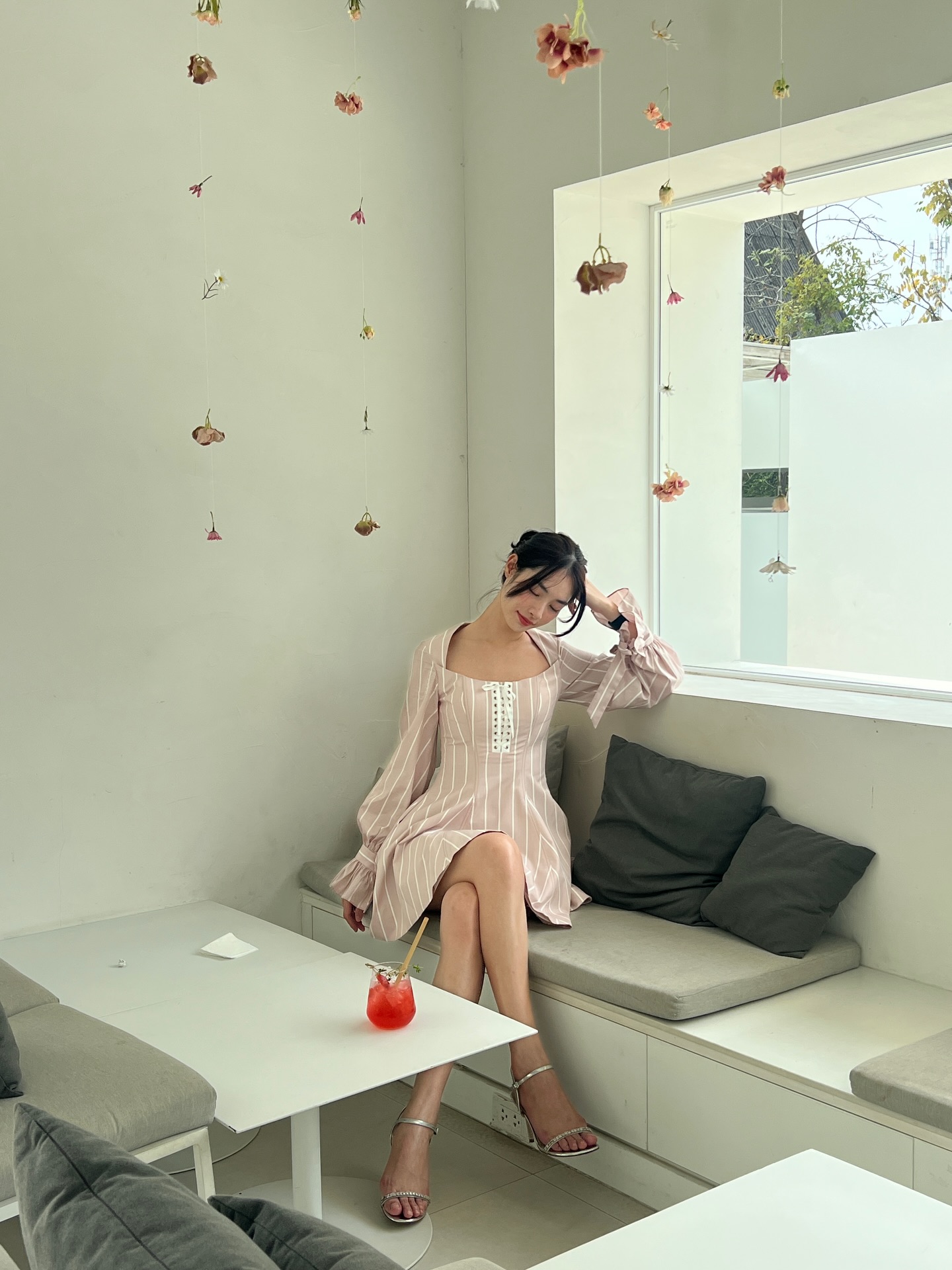 มิ้นท์ - รัญชน์รวี เอื้อกูลวราวัตร