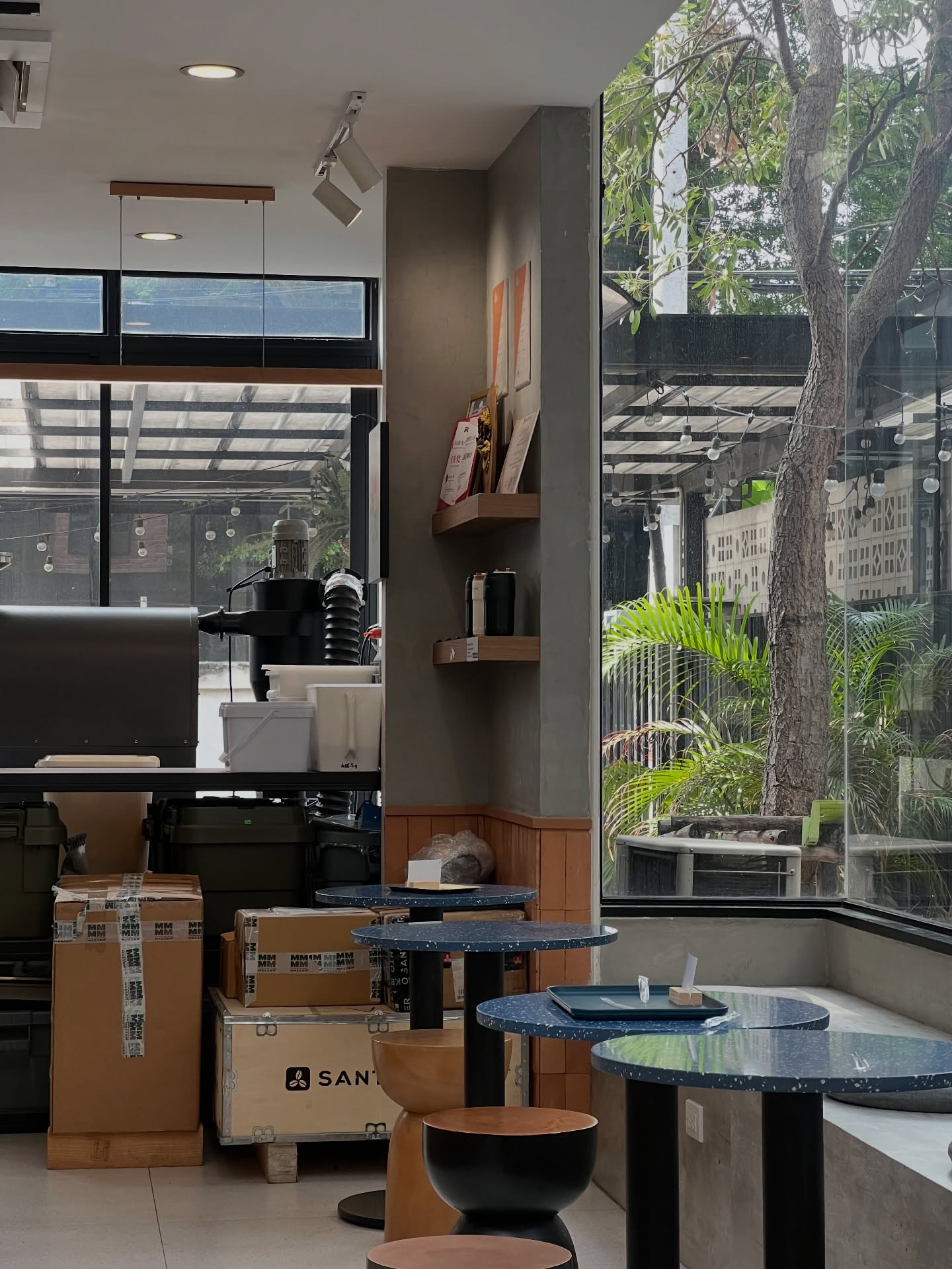 มิ้นท์ - รัญชน์รวี เอื้อกูลวราวัตร