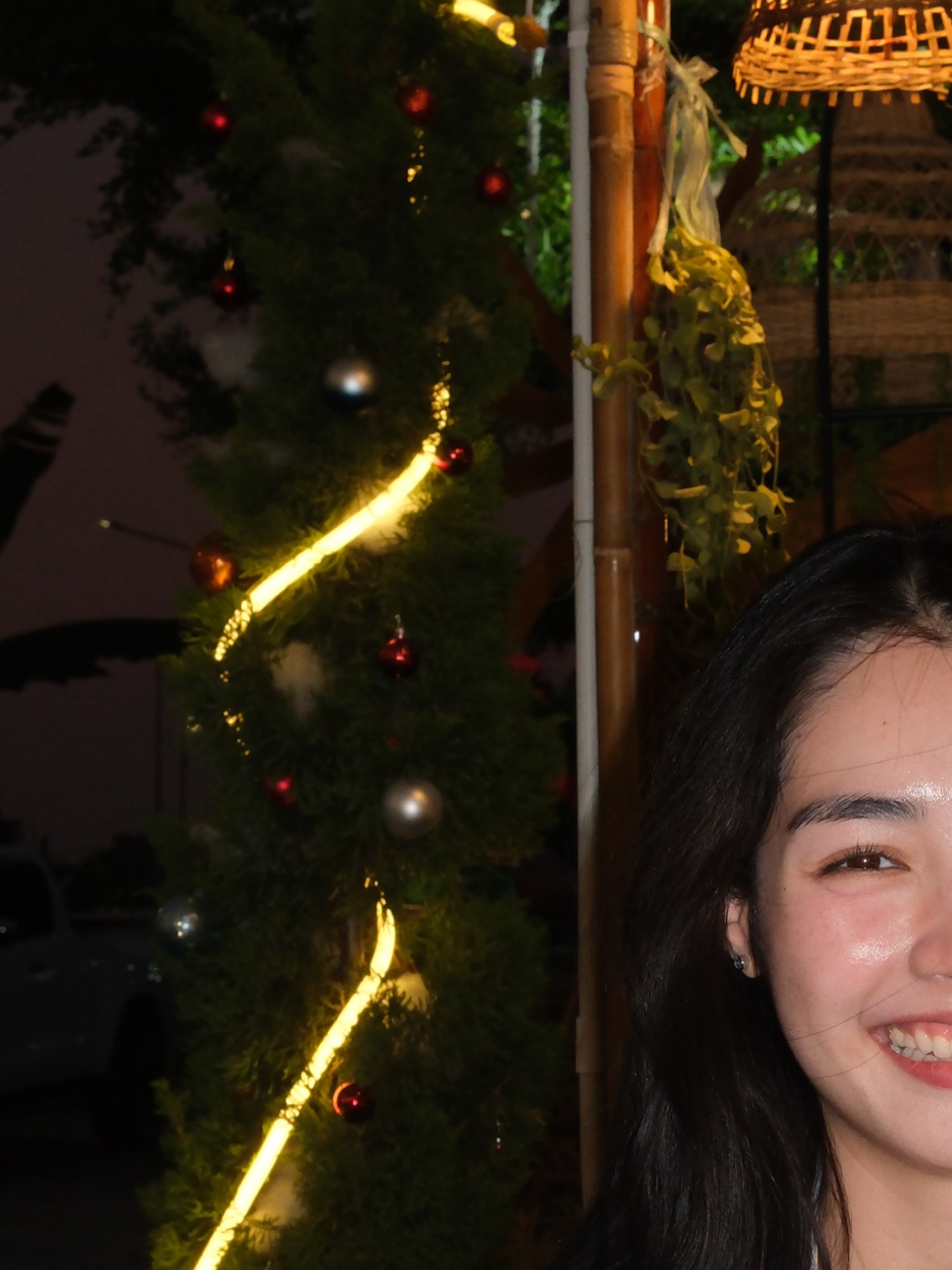 มิ้นท์ - รัญชน์รวี เอื้อกูลวราวัตร