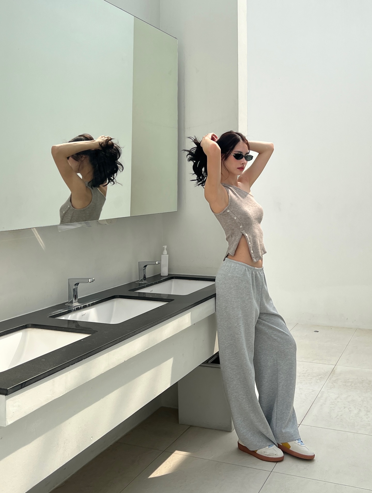 มิ้นท์ - รัญชน์รวี เอื้อกูลวราวัตร