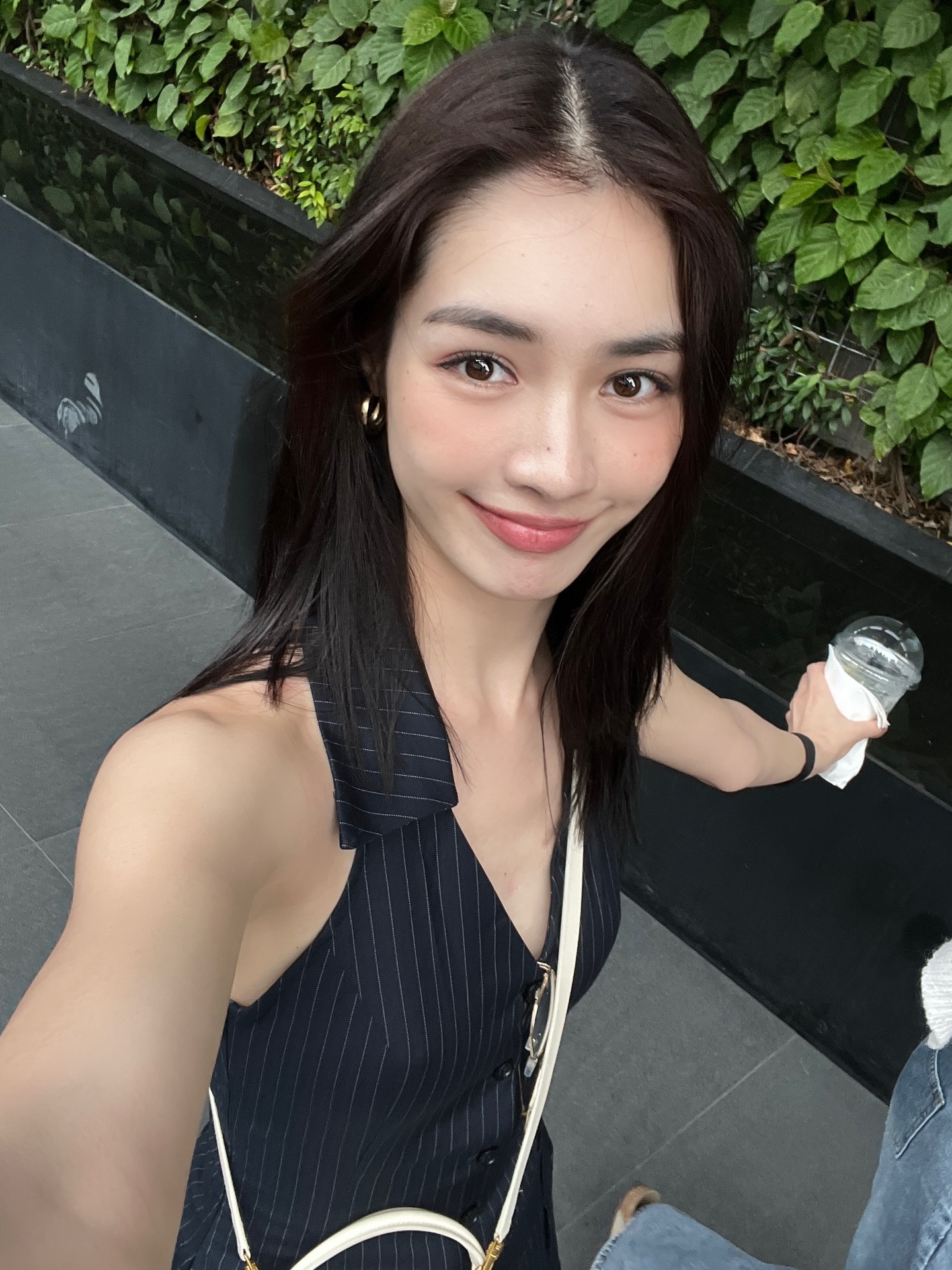 มิ้นท์ - รัญชน์รวี เอื้อกูลวราวัตร