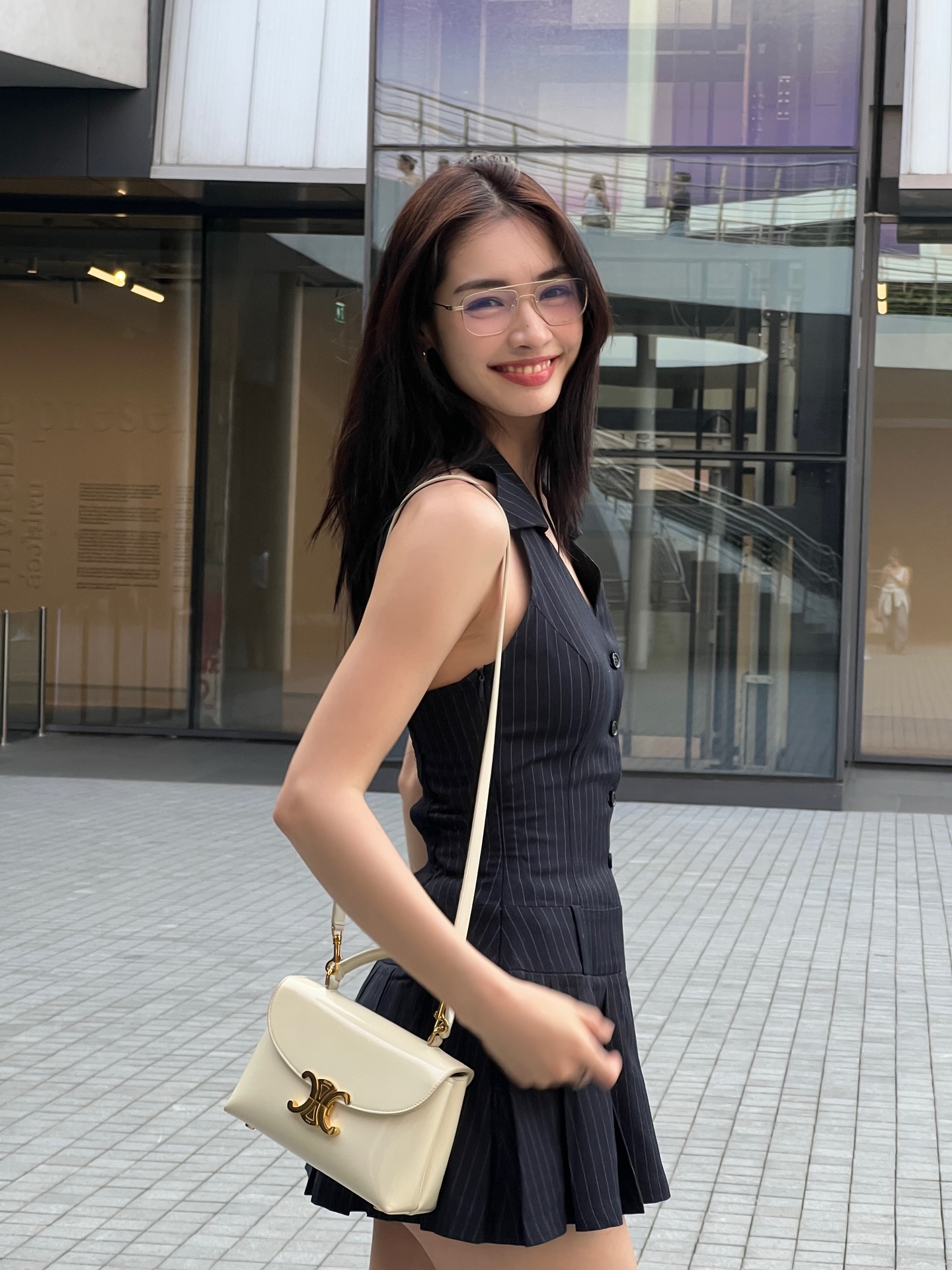 มิ้นท์ - รัญชน์รวี เอื้อกูลวราวัตร