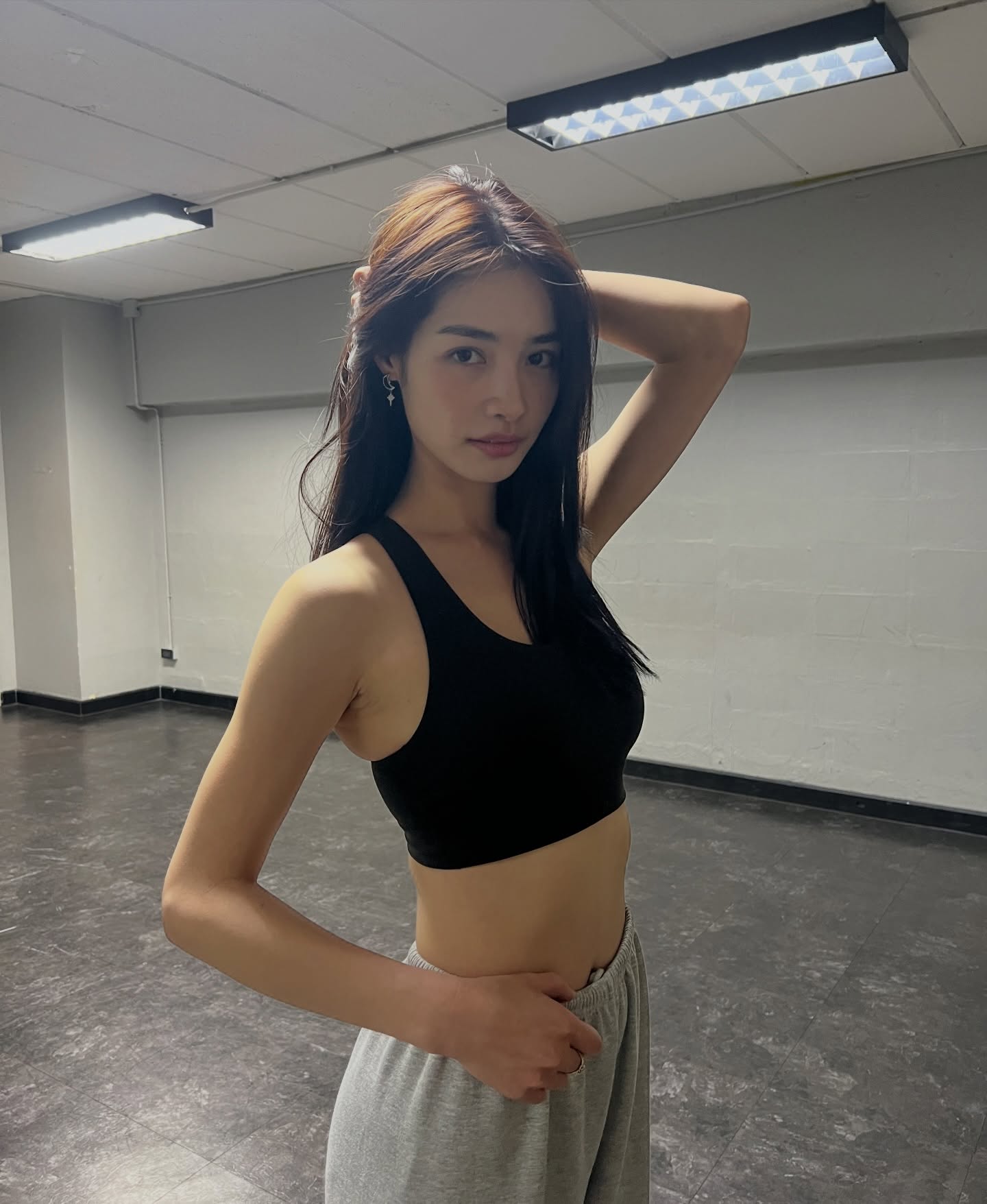 มิ้นท์ - รัญชน์รวี เอื้อกูลวราวัตร