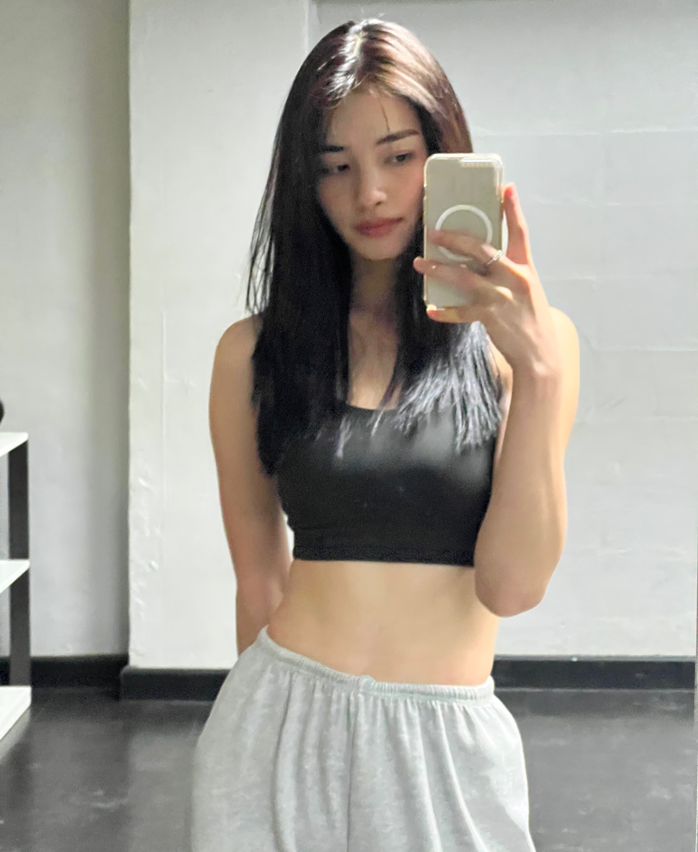 มิ้นท์ - รัญชน์รวี เอื้อกูลวราวัตร