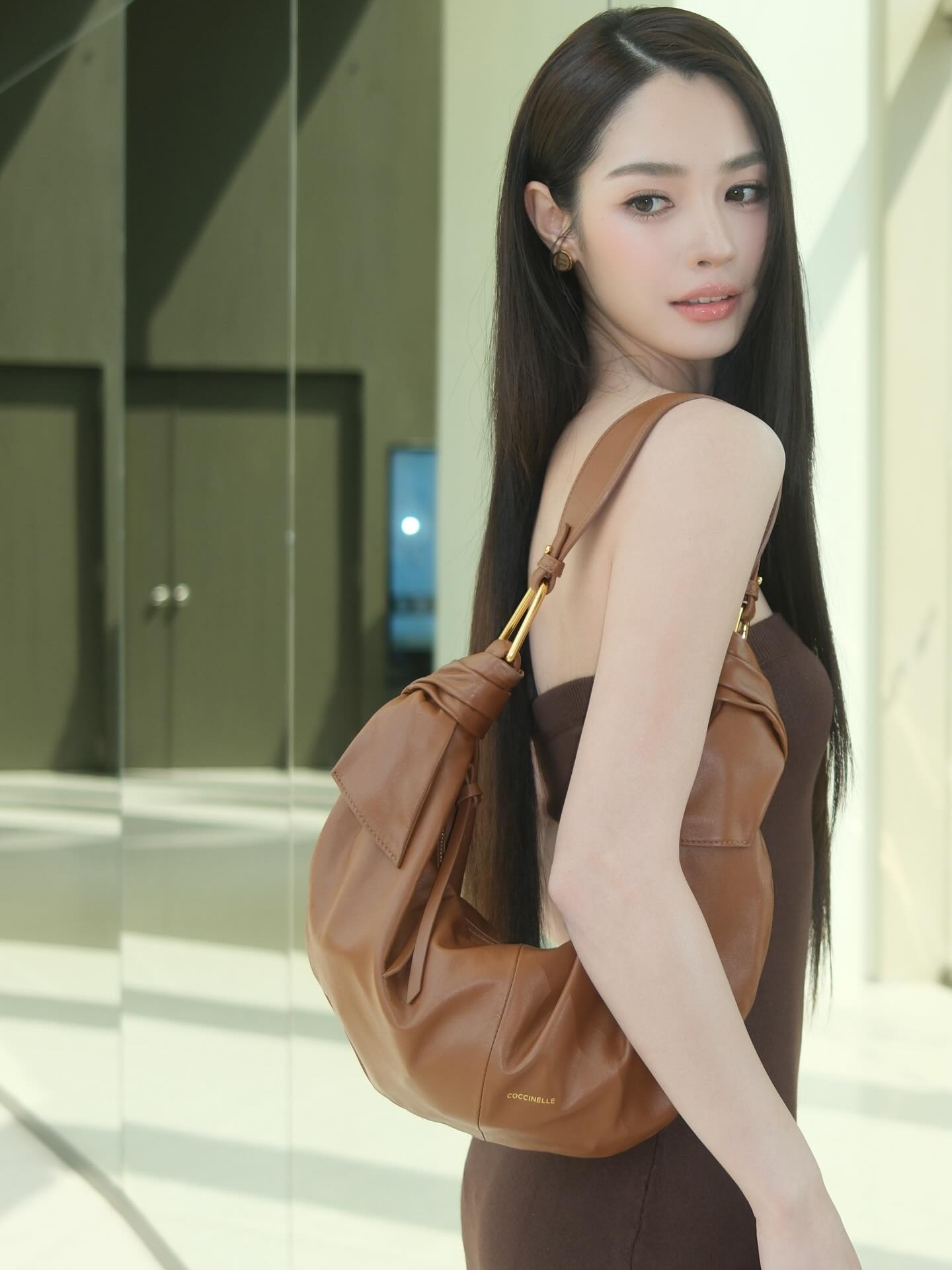 มิ้นท์ - รัญชน์รวี เอื้อกูลวราวัตร