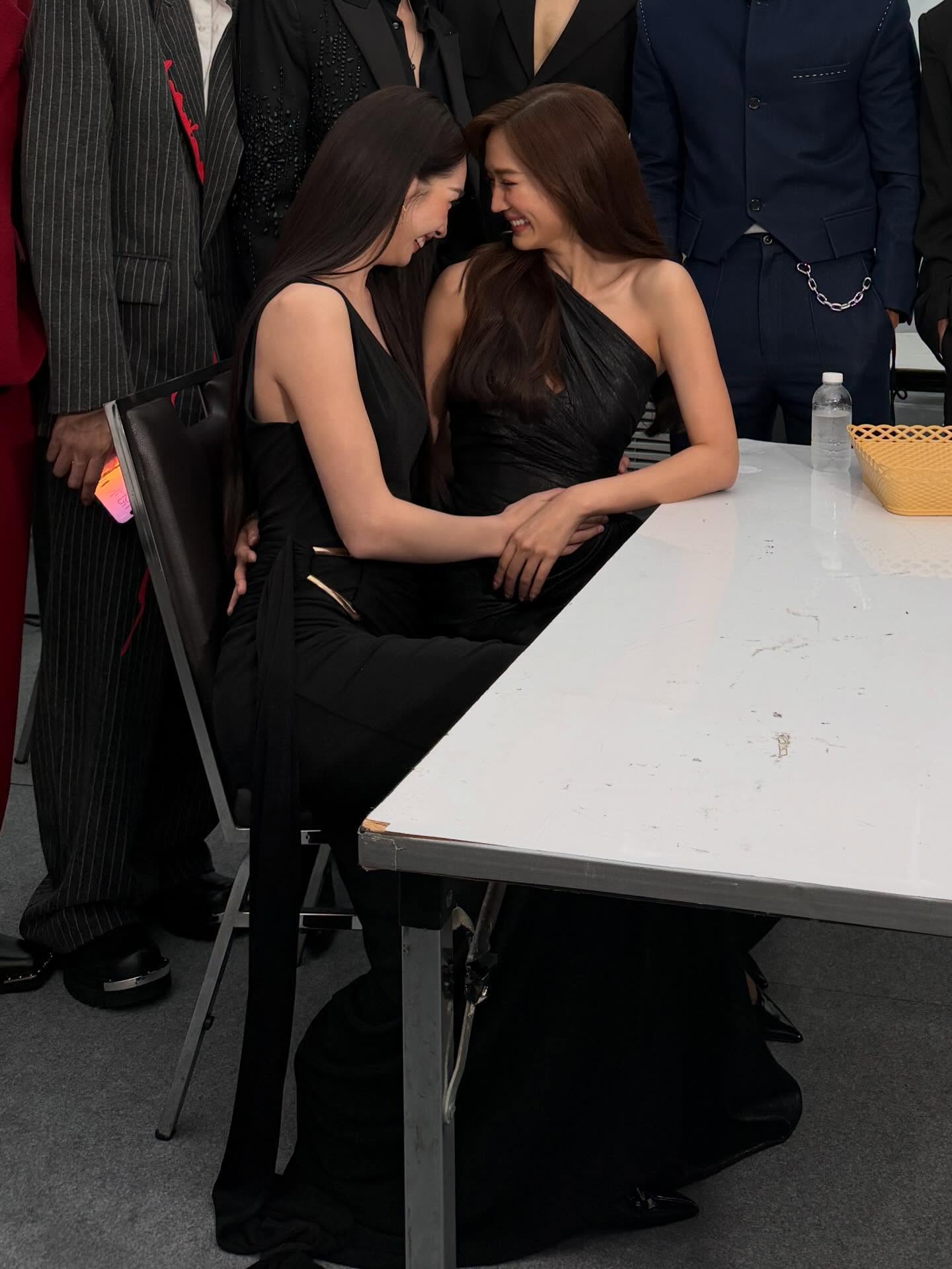 มิ้นท์ - รัญชน์รวี เอื้อกูลวราวัตร