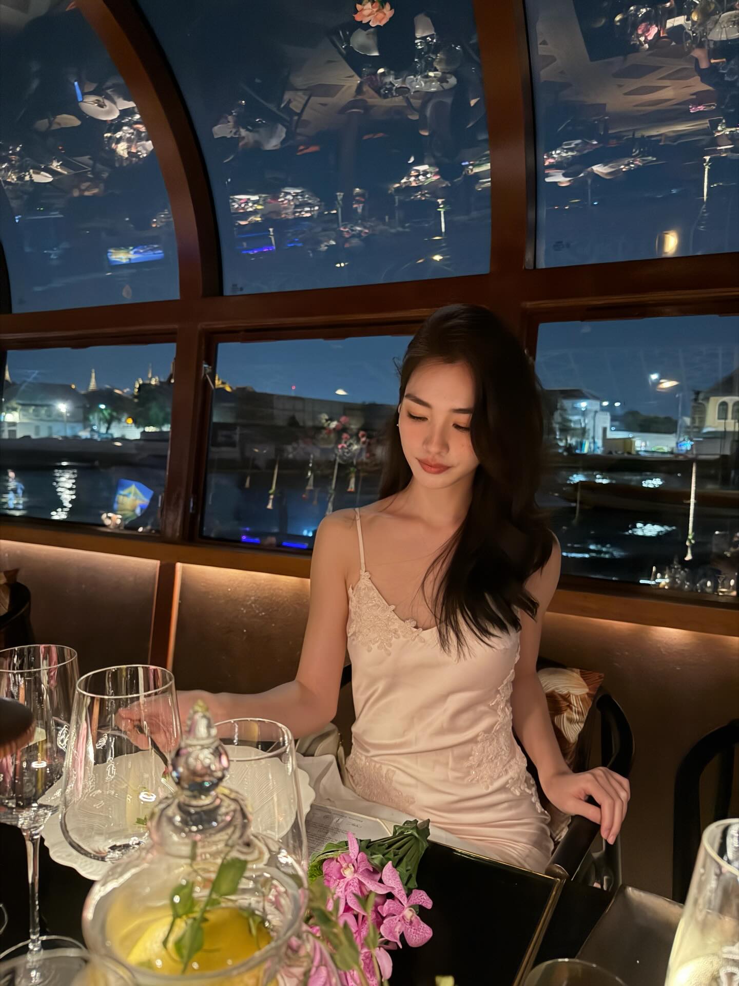 มิ้นท์ - รัญชน์รวี เอื้อกูลวราวัตร