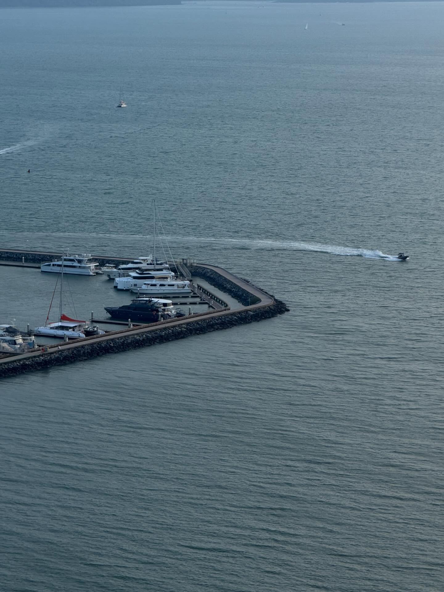 มิ้นท์ - รัญชน์รวี เอื้อกูลวราวัตร