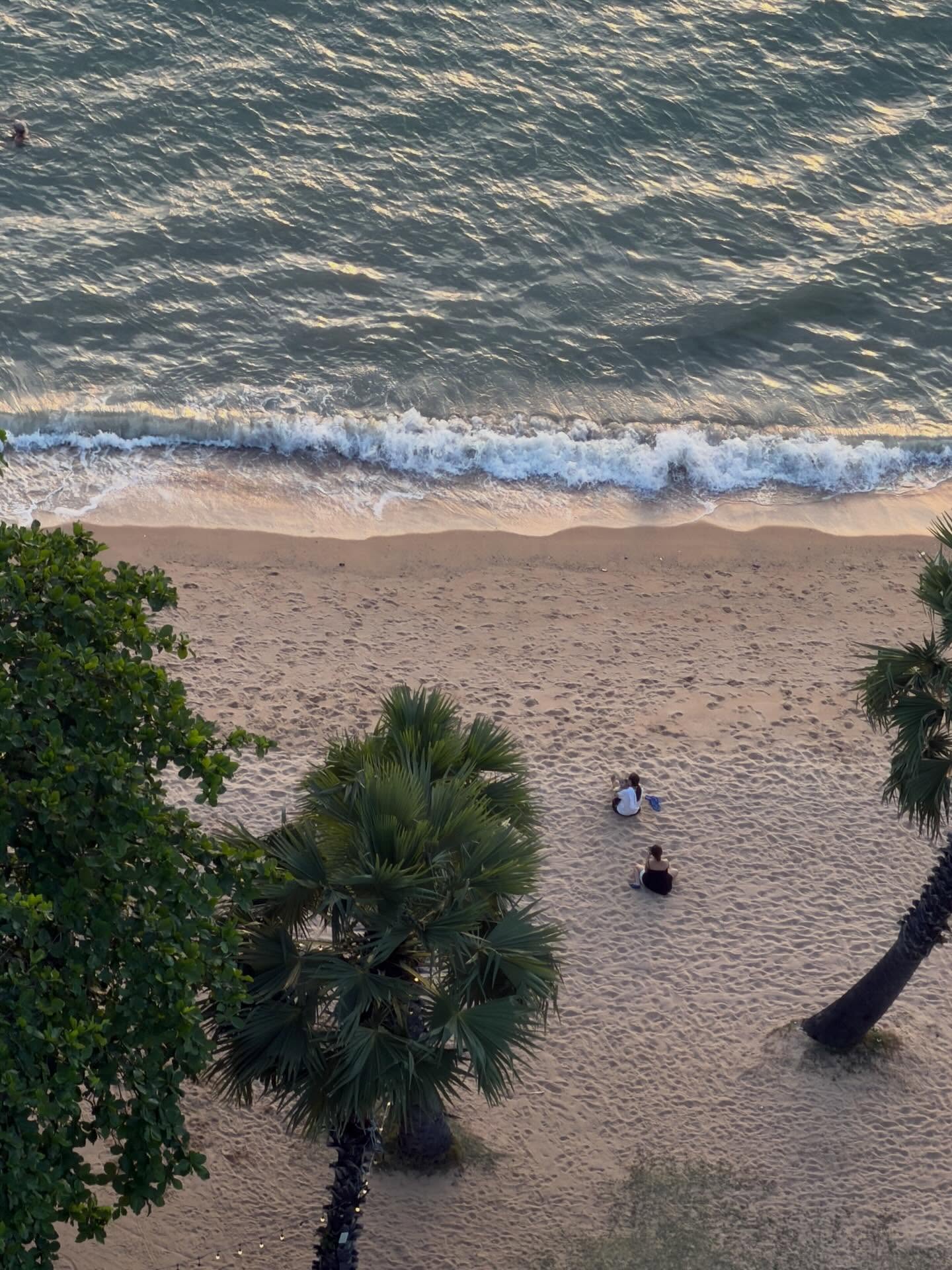 มิ้นท์ - รัญชน์รวี เอื้อกูลวราวัตร