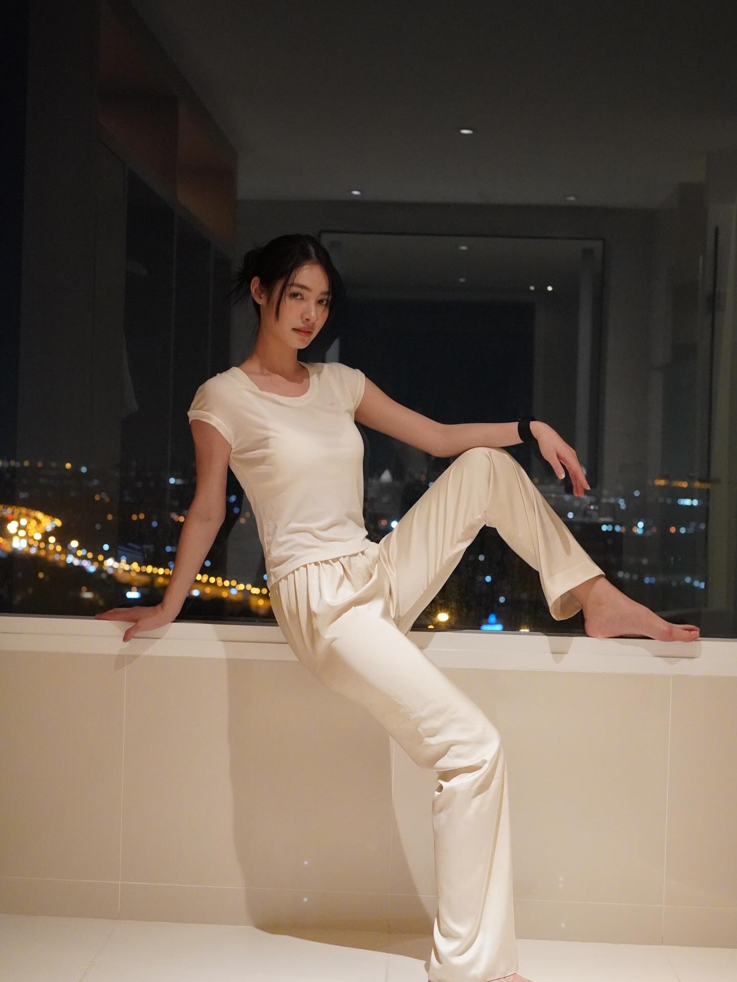 มิ้นท์ - รัญชน์รวี เอื้อกูลวราวัตร