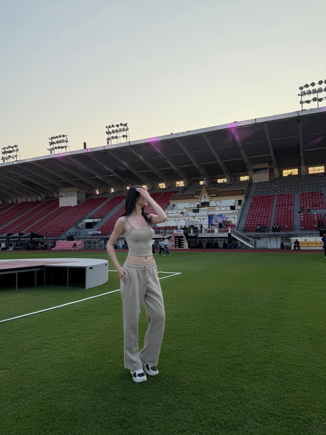 มิ้นท์ - รัญชน์รวี เอื้อกูลวราวัตร