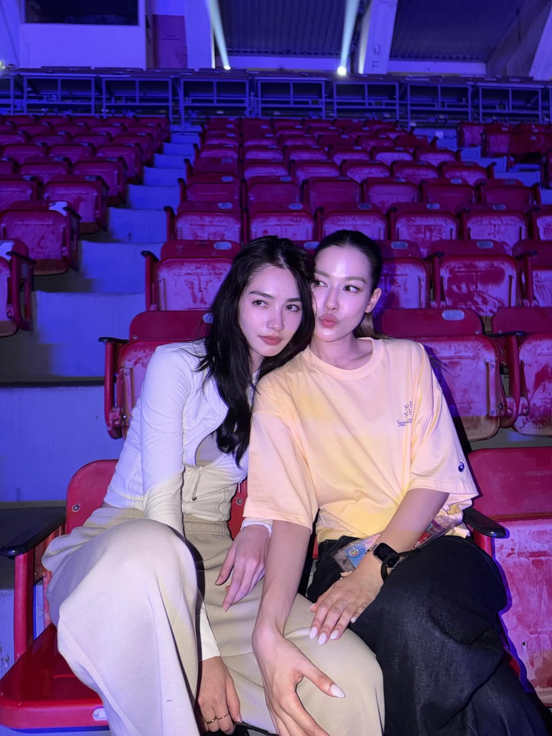 มิ้นท์ - รัญชน์รวี เอื้อกูลวราวัตร