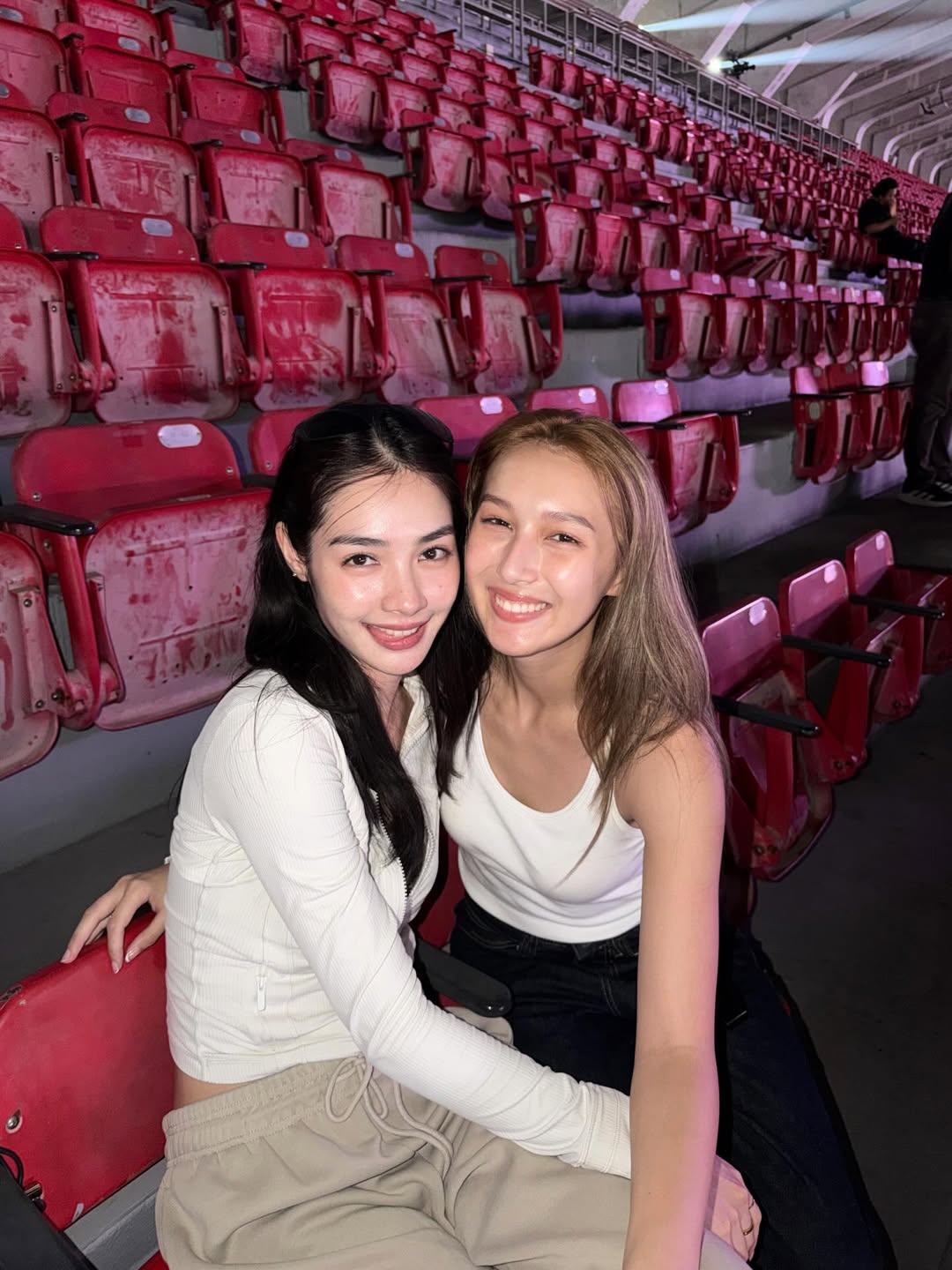 มิ้นท์ - รัญชน์รวี เอื้อกูลวราวัตร