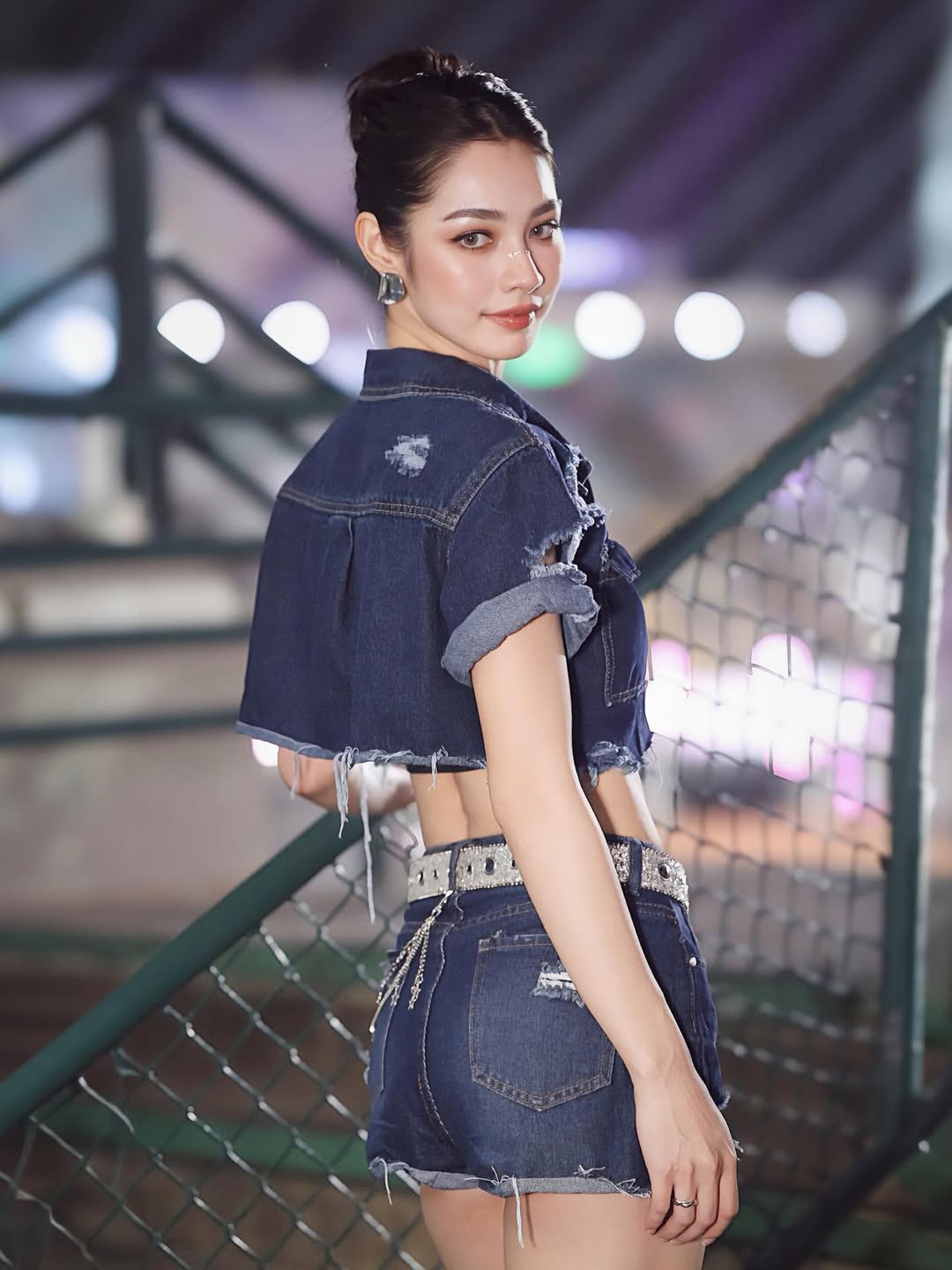 มิ้นท์ - รัญชน์รวี เอื้อกูลวราวัตร