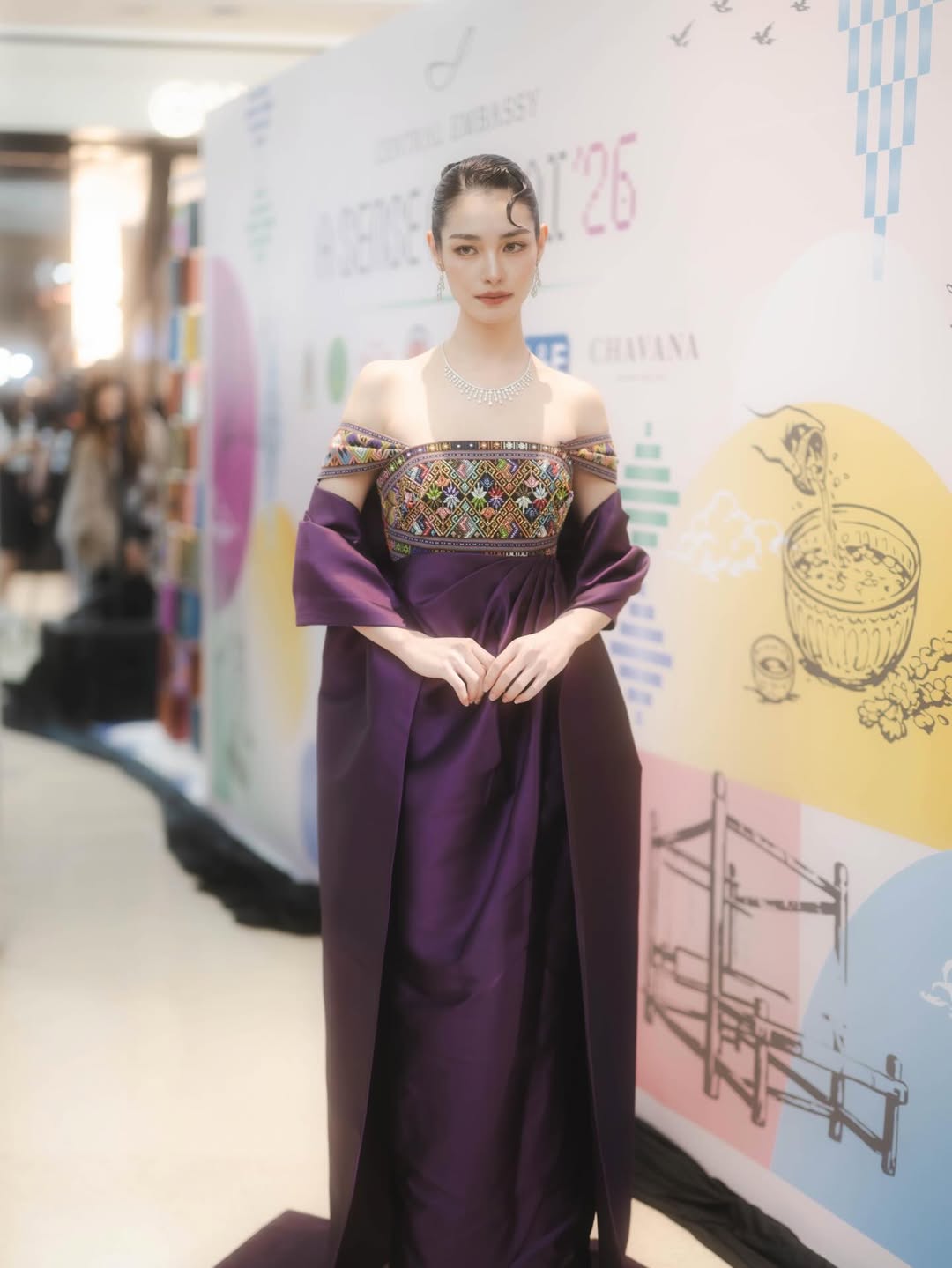 มิ้นท์ - รัญชน์รวี เอื้อกูลวราวัตร