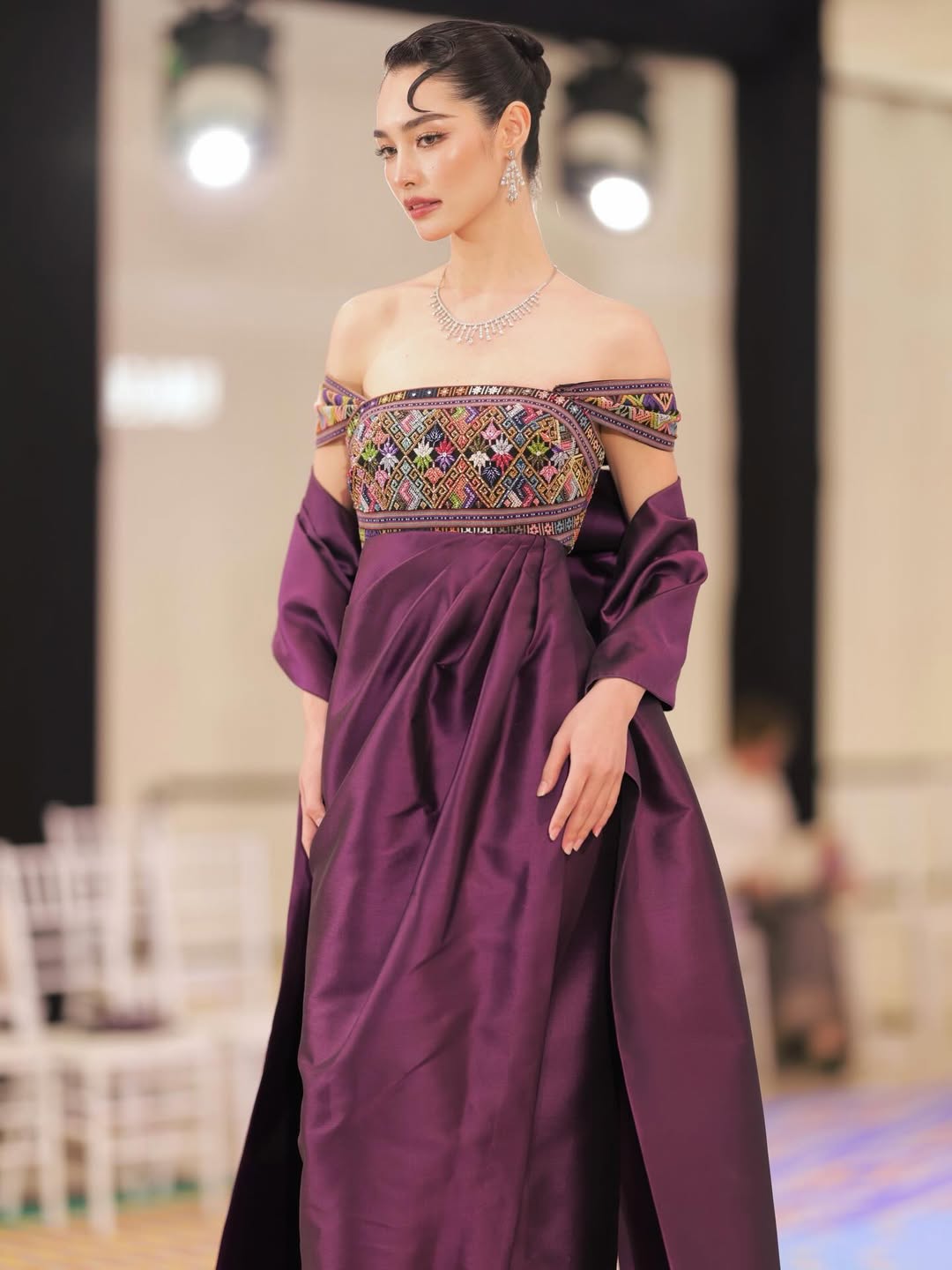มิ้นท์ - รัญชน์รวี เอื้อกูลวราวัตร