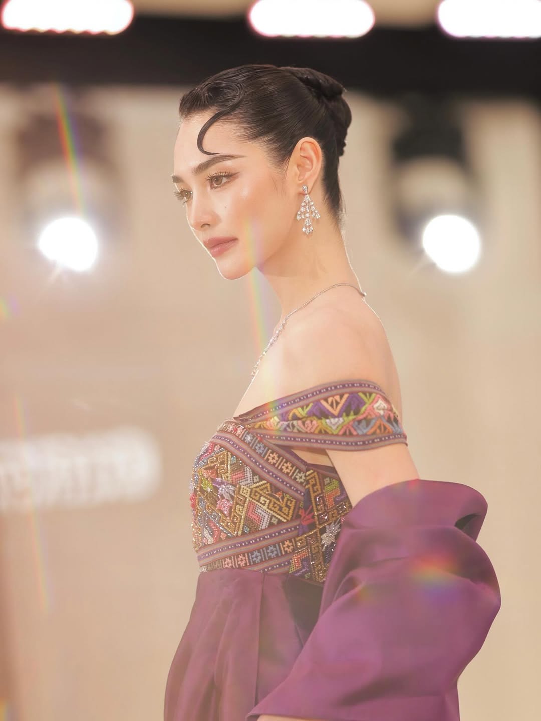 มิ้นท์ - รัญชน์รวี เอื้อกูลวราวัตร