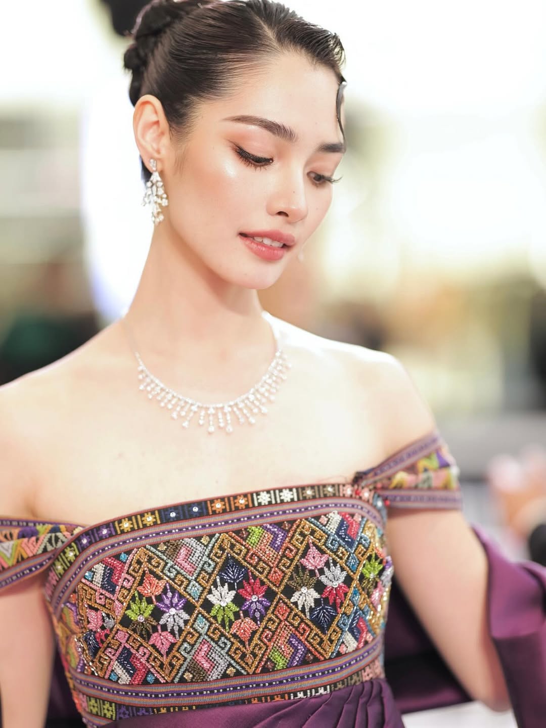มิ้นท์ - รัญชน์รวี เอื้อกูลวราวัตร