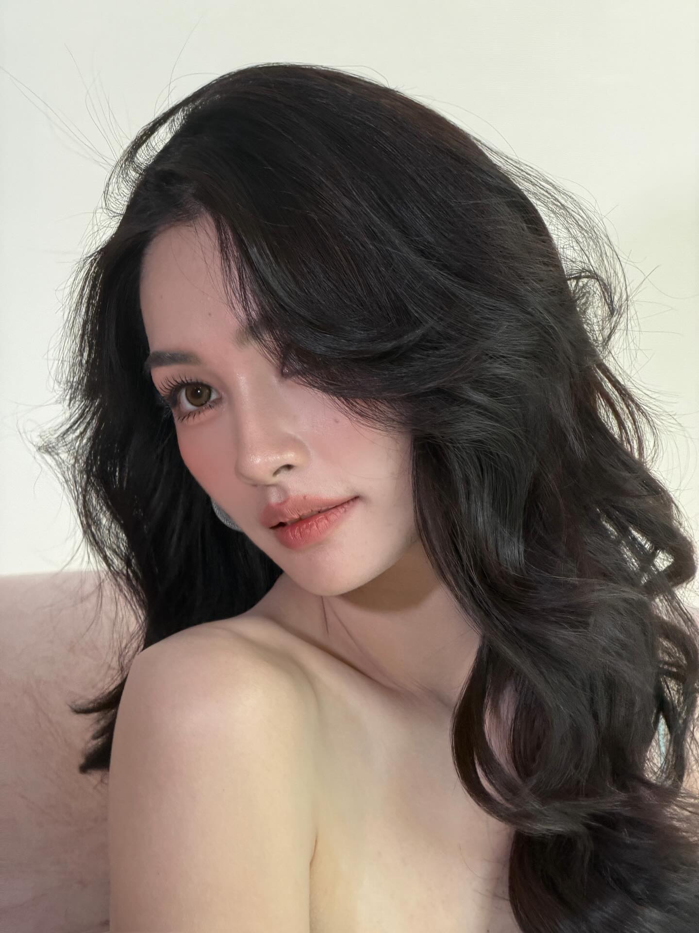 มิ้นท์ - รัญชน์รวี เอื้อกูลวราวัตร
