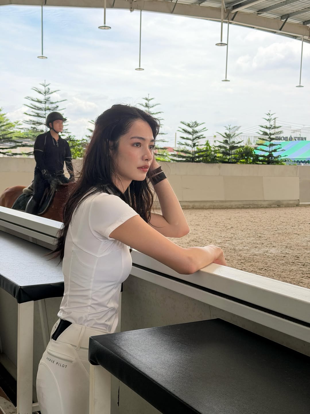 มิ้นท์ - รัญชน์รวี เอื้อกูลวราวัตร