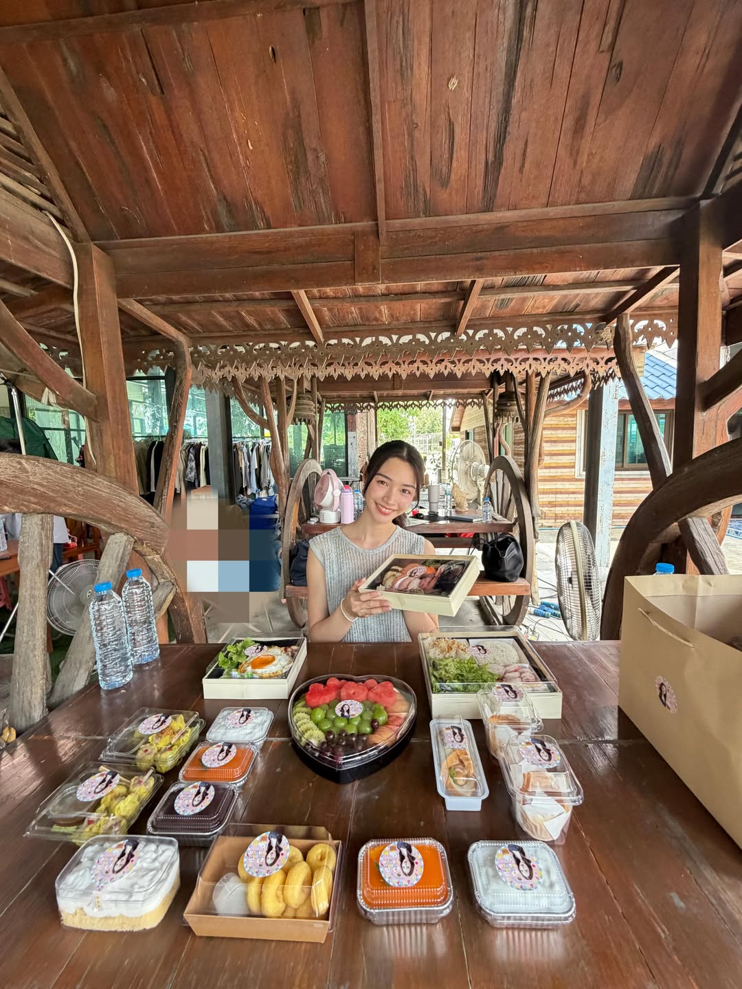 มิ้นท์ - รัญชน์รวี เอื้อกูลวราวัตร