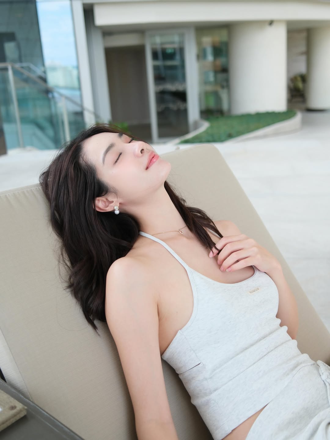 มิ้นท์ - รัญชน์รวี เอื้อกูลวราวัตร