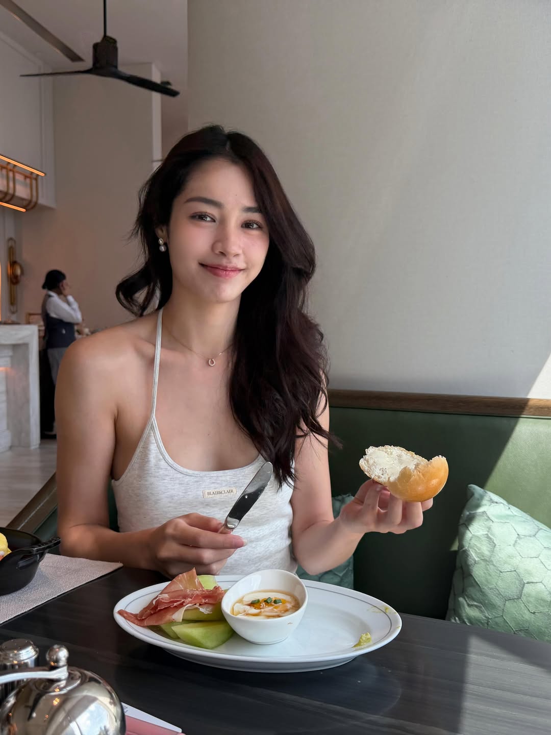 มิ้นท์ - รัญชน์รวี เอื้อกูลวราวัตร
