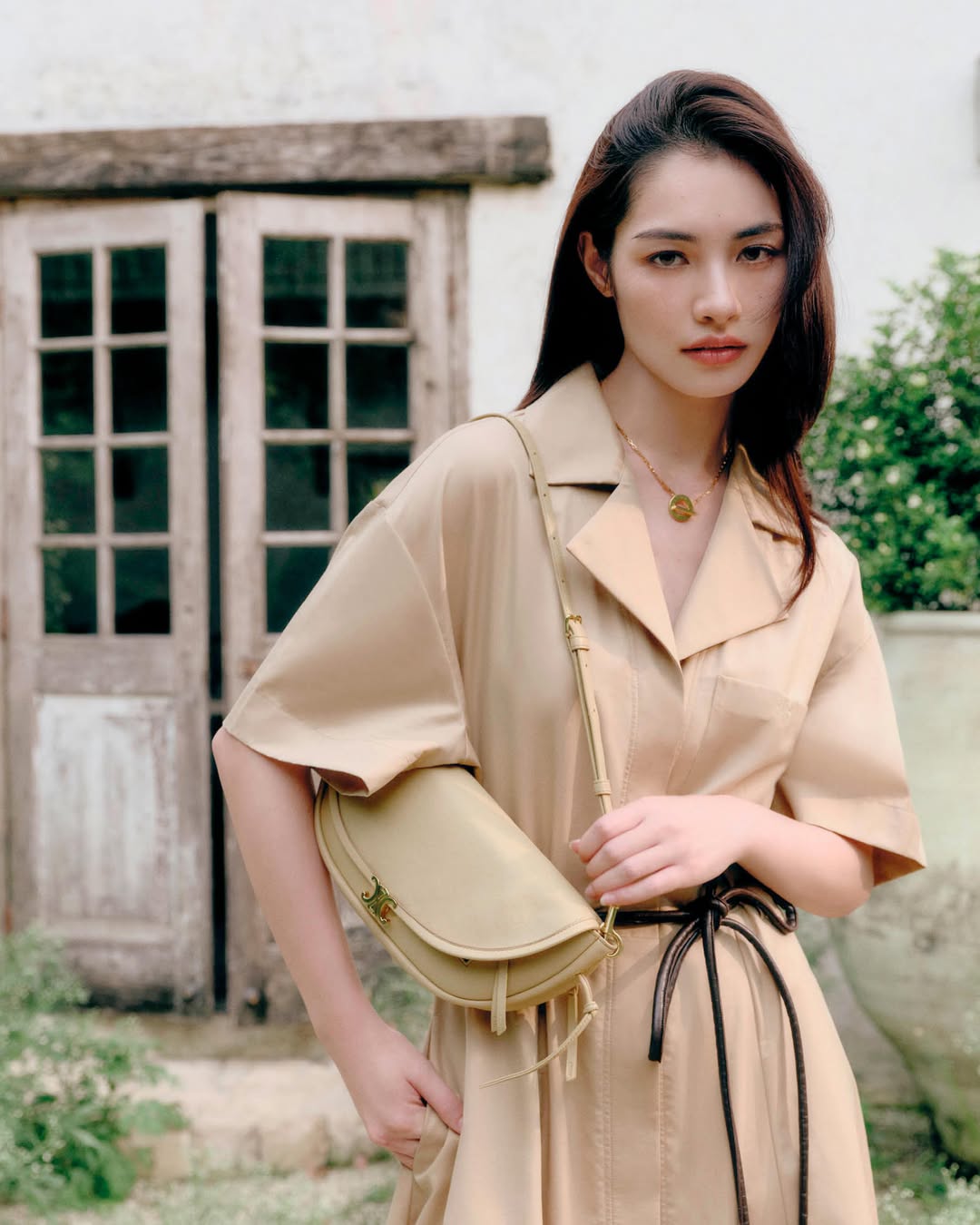 มิ้นท์ - รัญชน์รวี เอื้อกูลวราวัตร