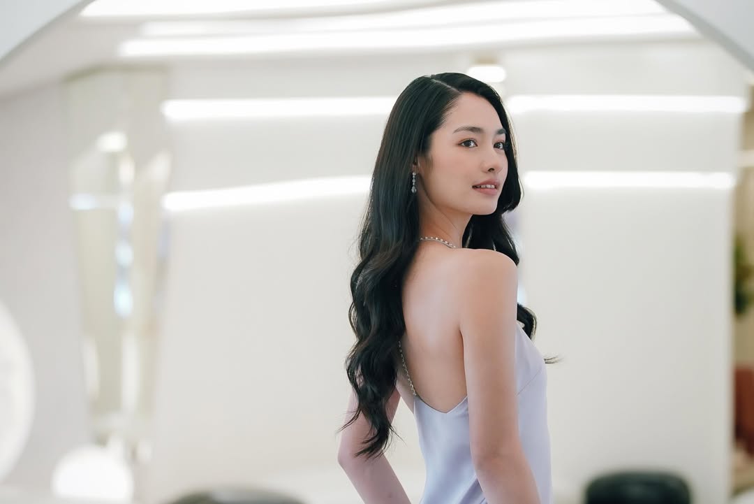 มิ้นท์ - รัญชน์รวี เอื้อกูลวราวัตร