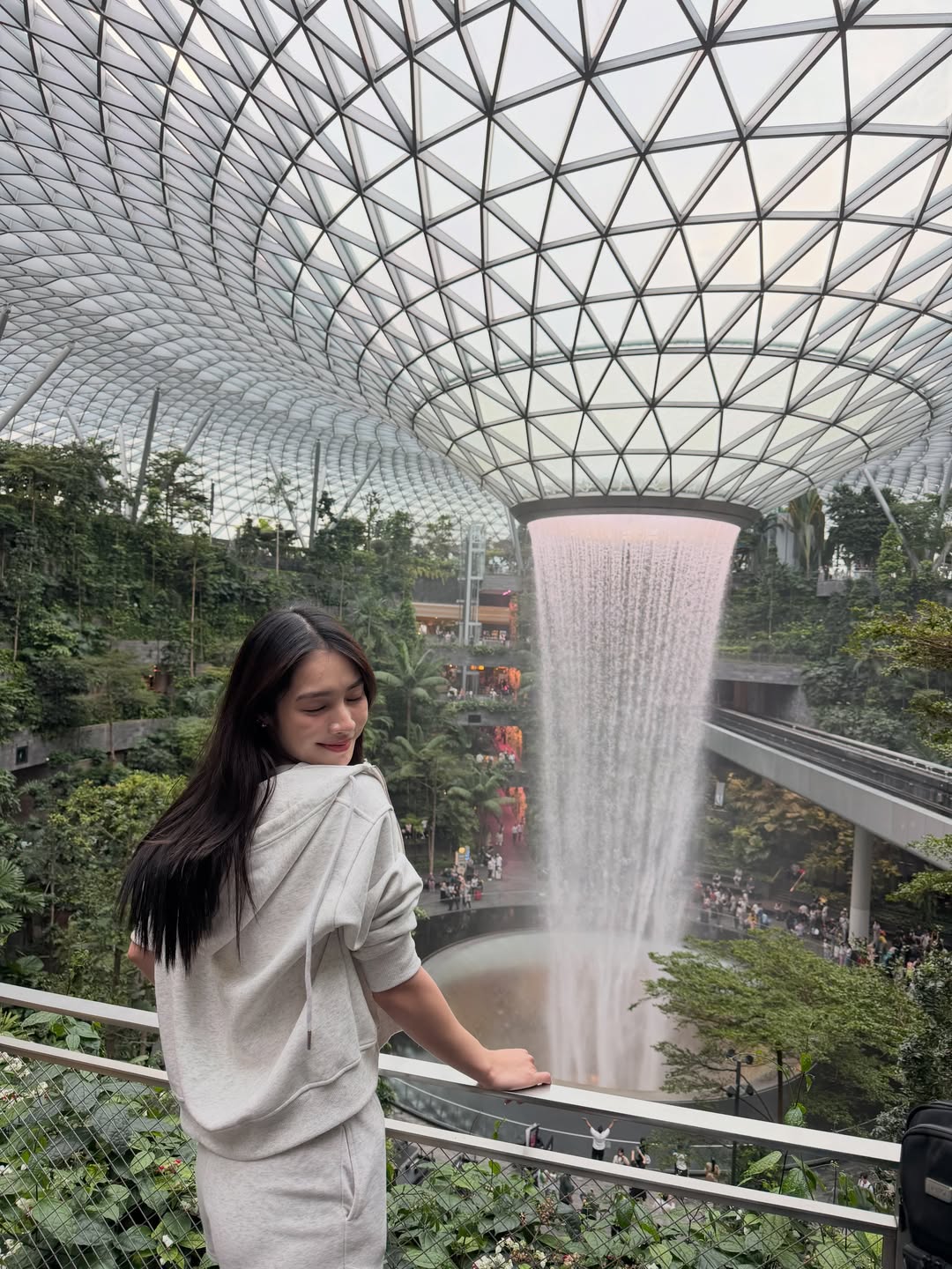มิ้นท์ - รัญชน์รวี เอื้อกูลวราวัตร